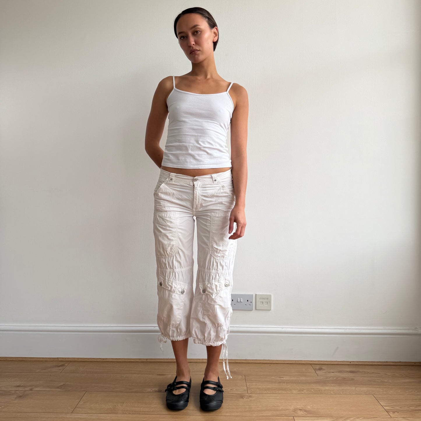 White cargo pocket capris - Size XS