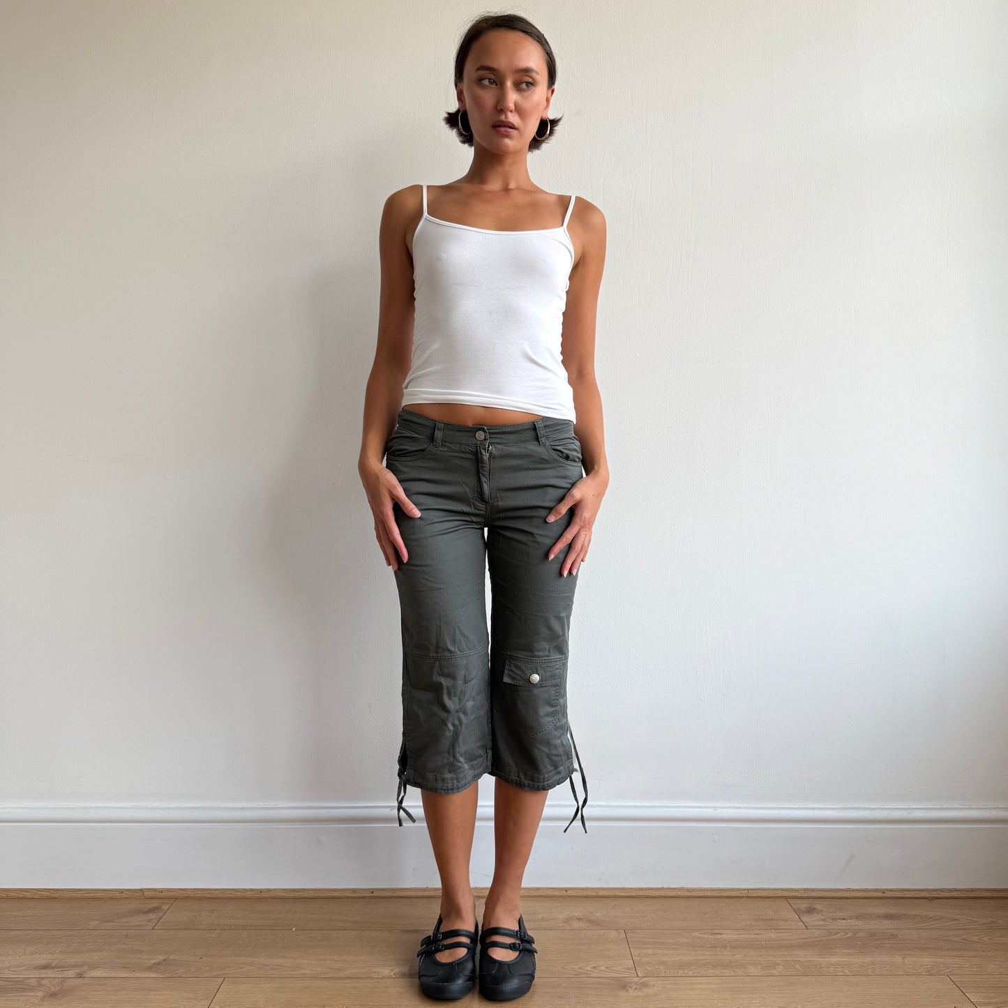 Khaki pocket leg capris - Size S