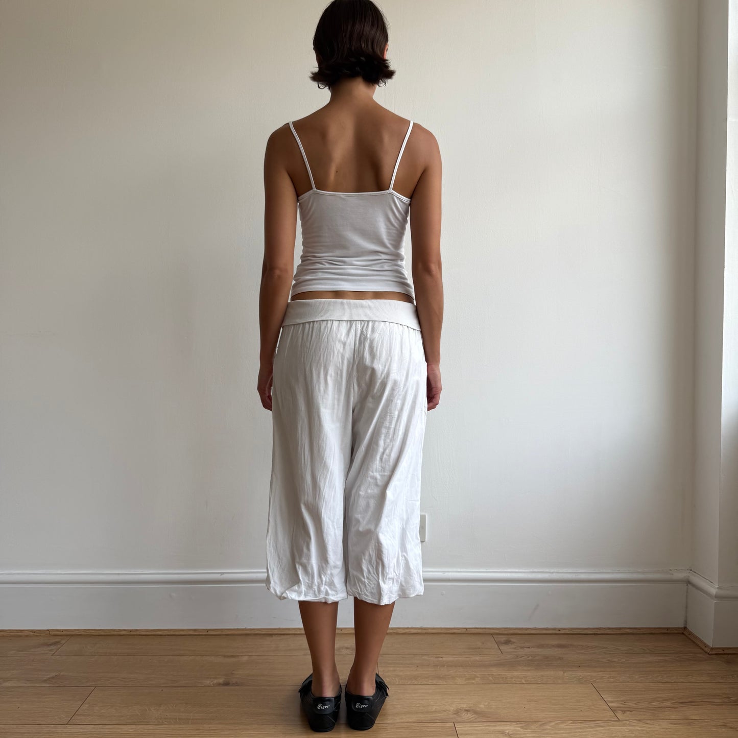 White balloon pocket capris - Size M