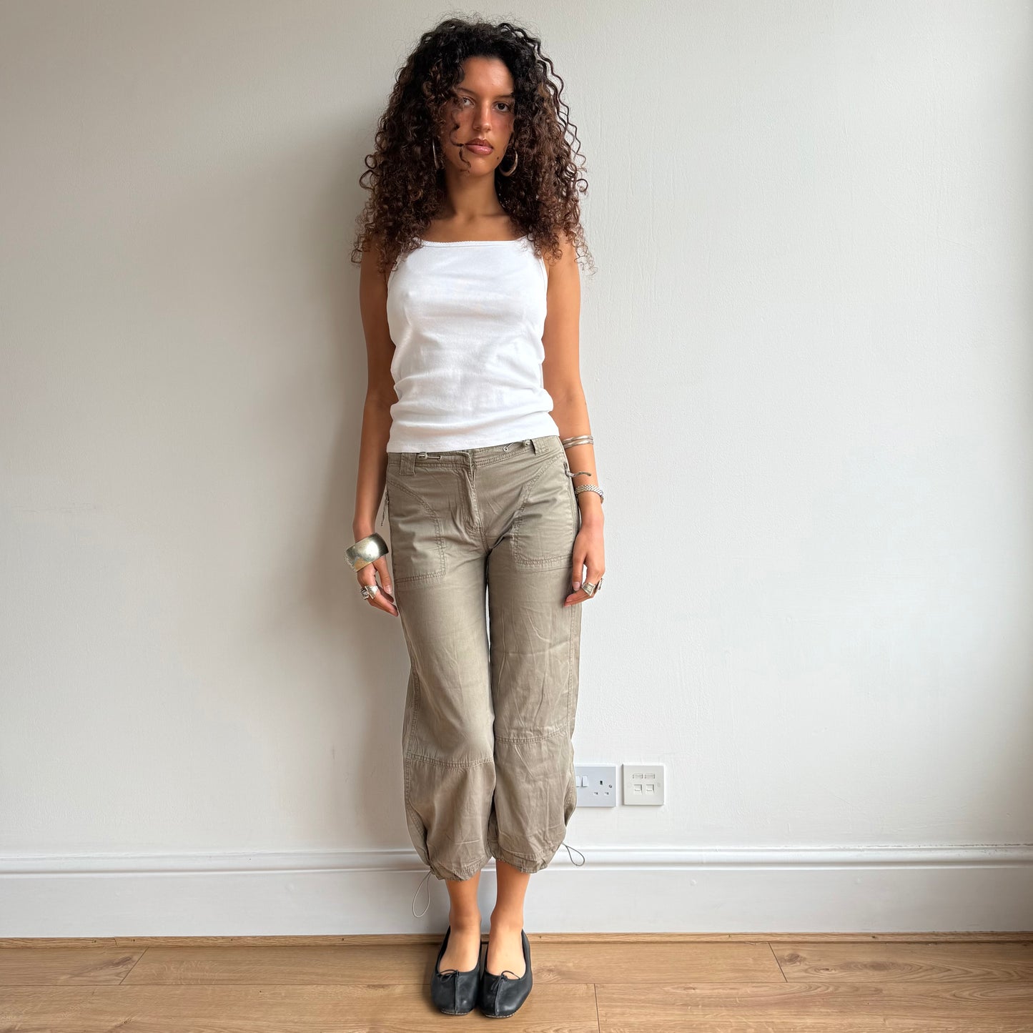 Khaki toggle capris - Size S