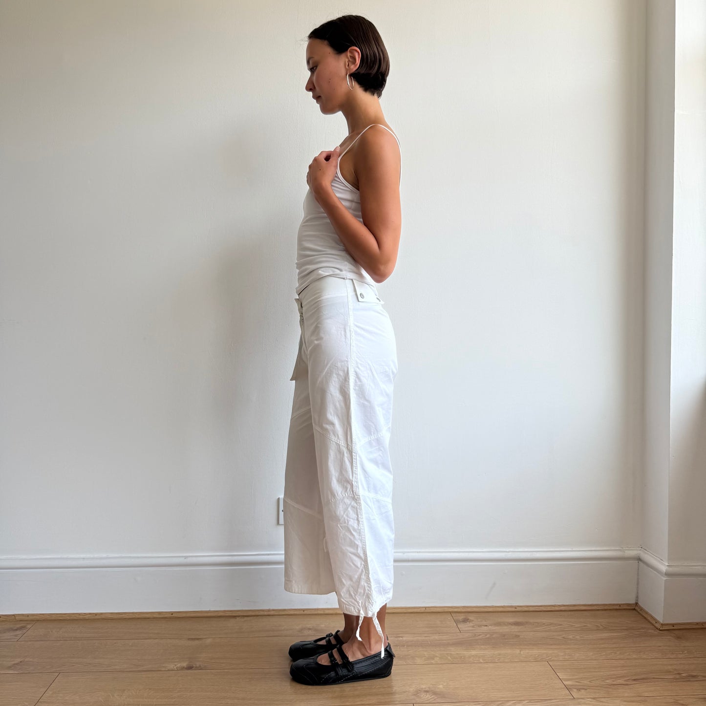 White pocket front cargo capris - Size XS/S