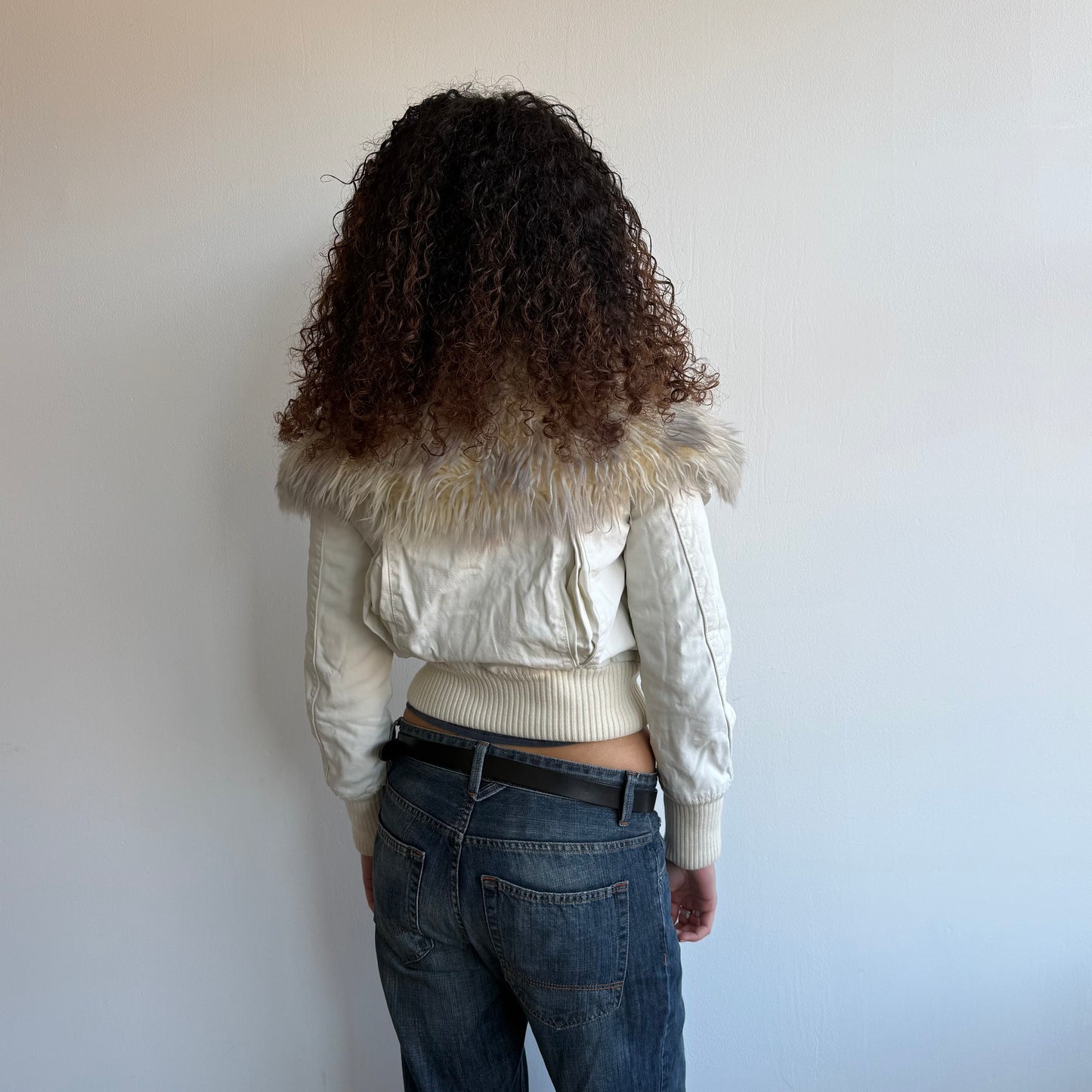 White fur collar bomber - Size S