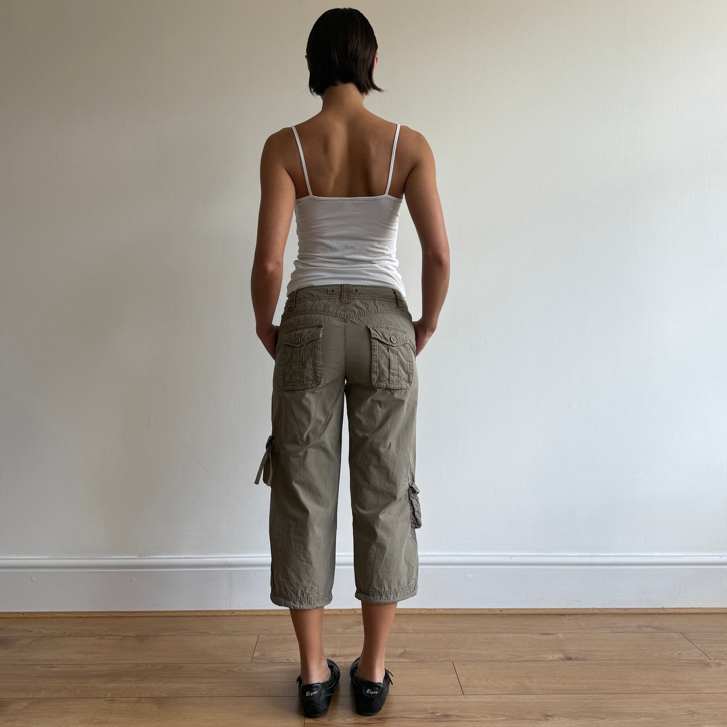 Khaki cargo toggle capris - Size S