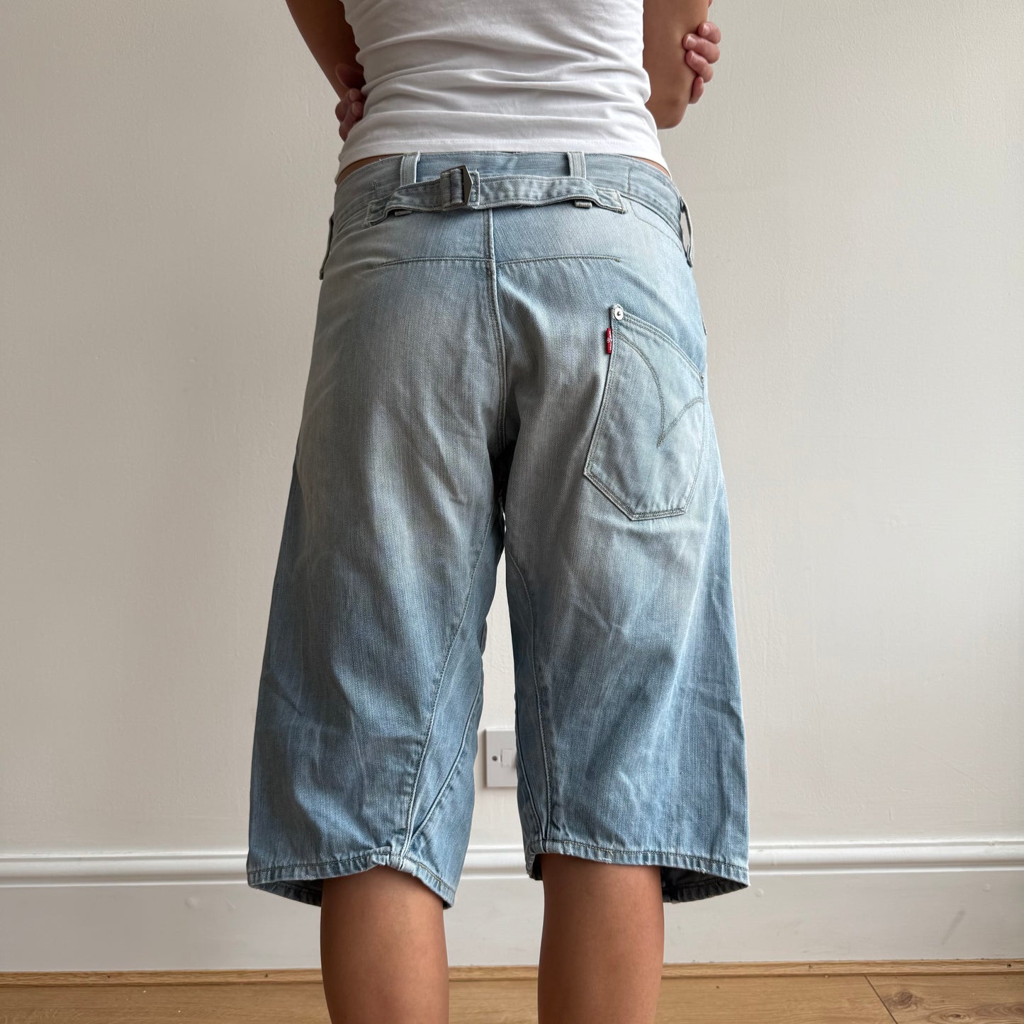 Levi’s Engineered cinch jorts - Size S