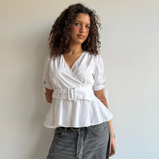 White belt shirt - Size S