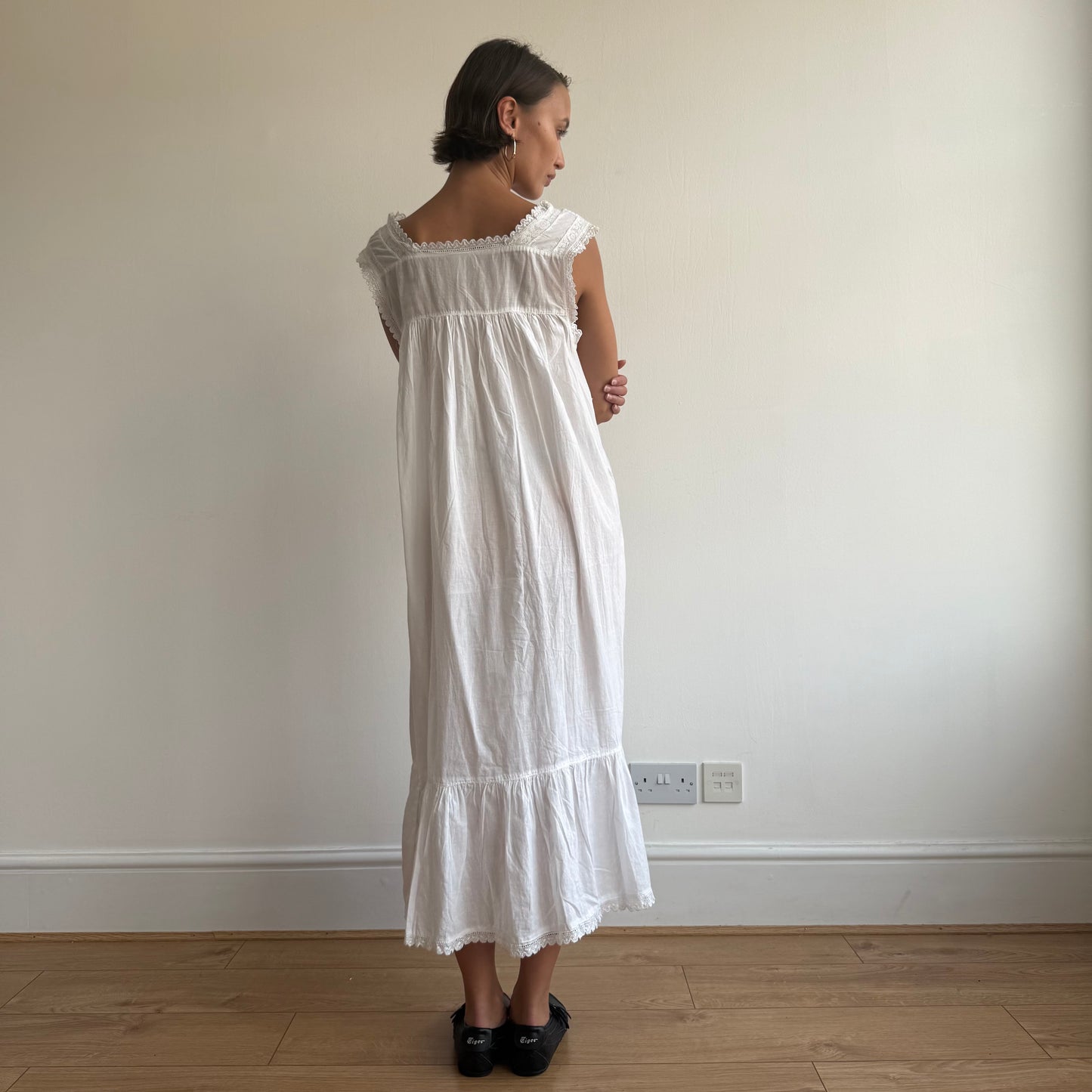 White lace maxi milkmaid dress - Size M/L