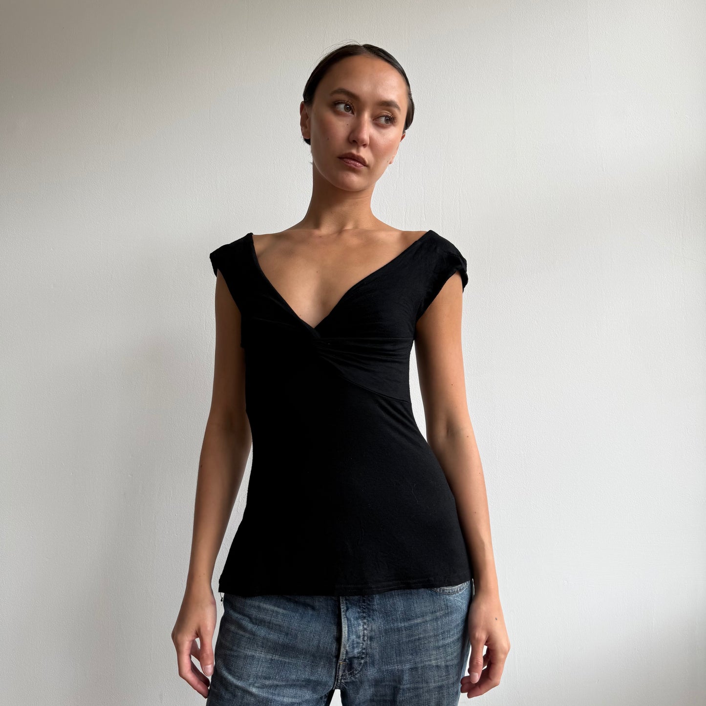 Black twist keyhole short sleeve top - Size S