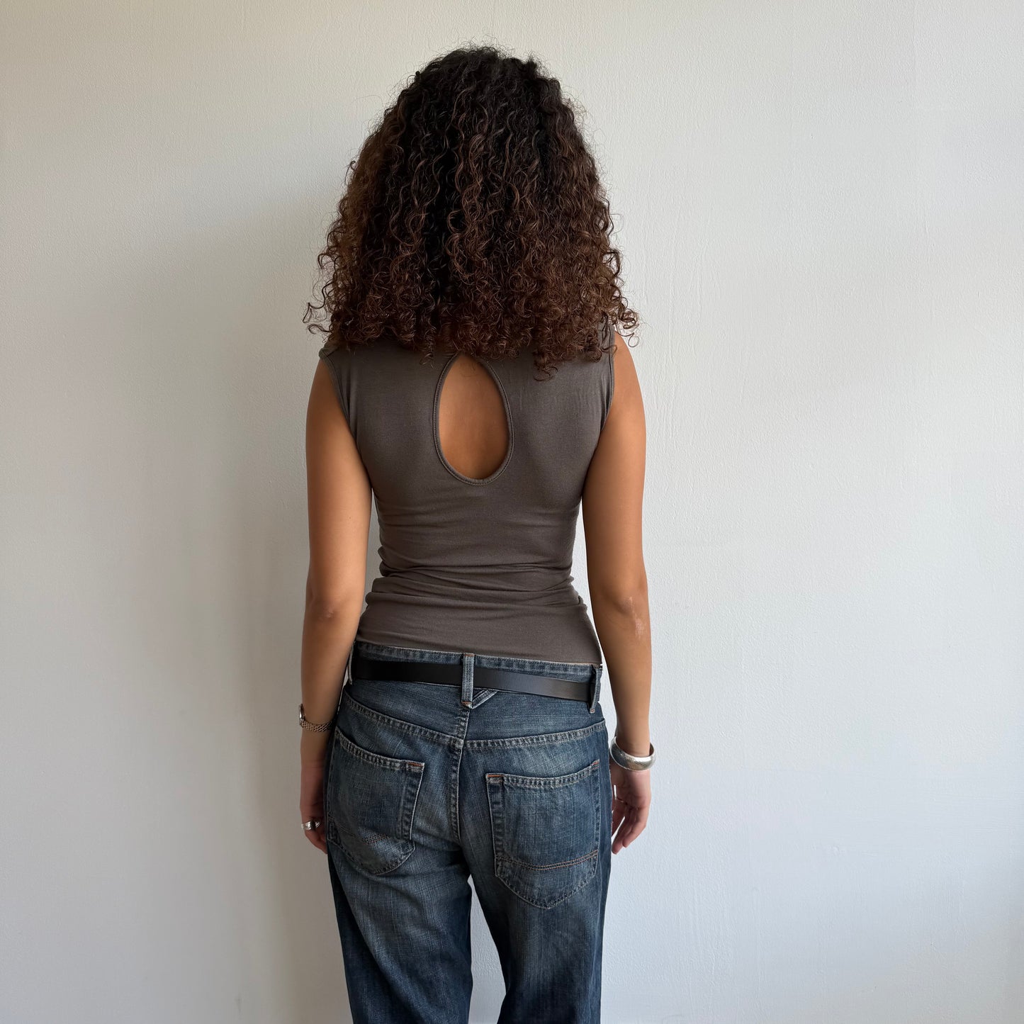 Taupe keyhole top - Size S