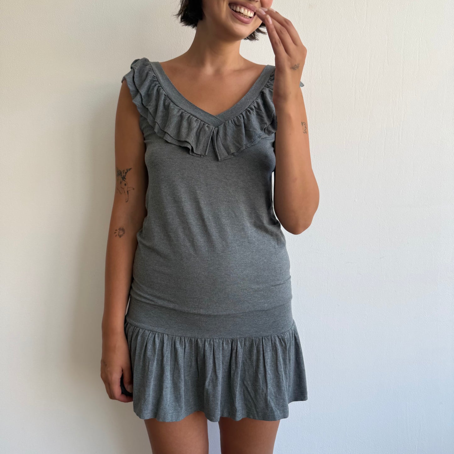 Grey ruffle mini dress - Size M