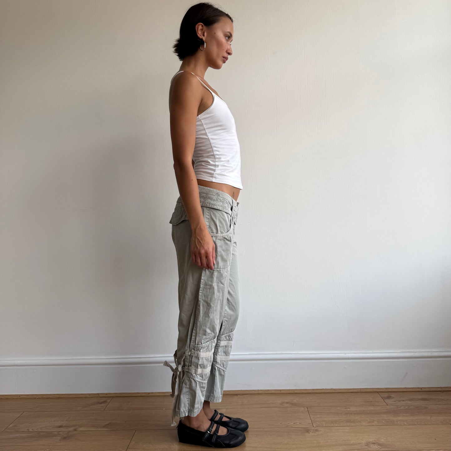Grey belt ankle tie capris - Size S
