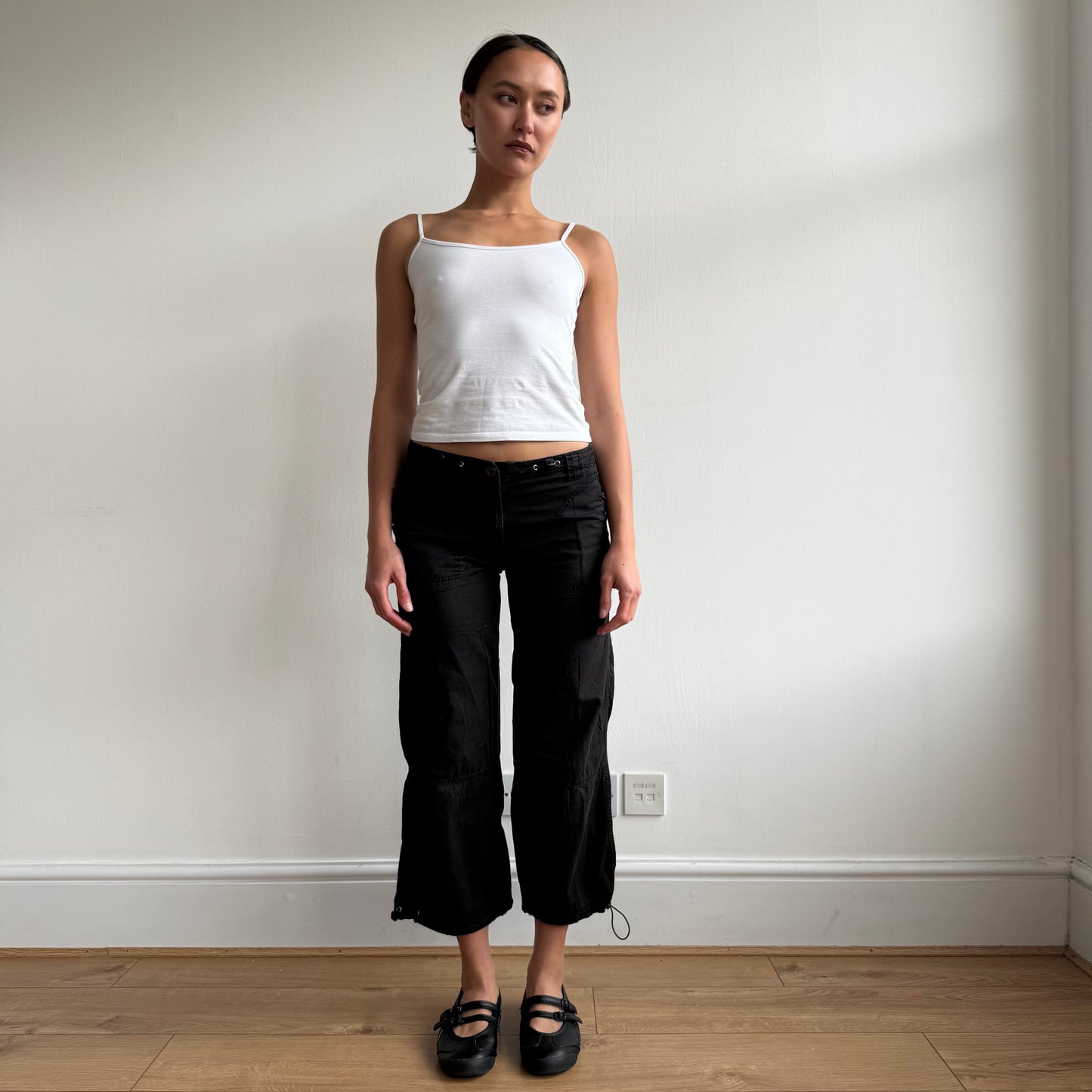 Black toggle capris - Size S