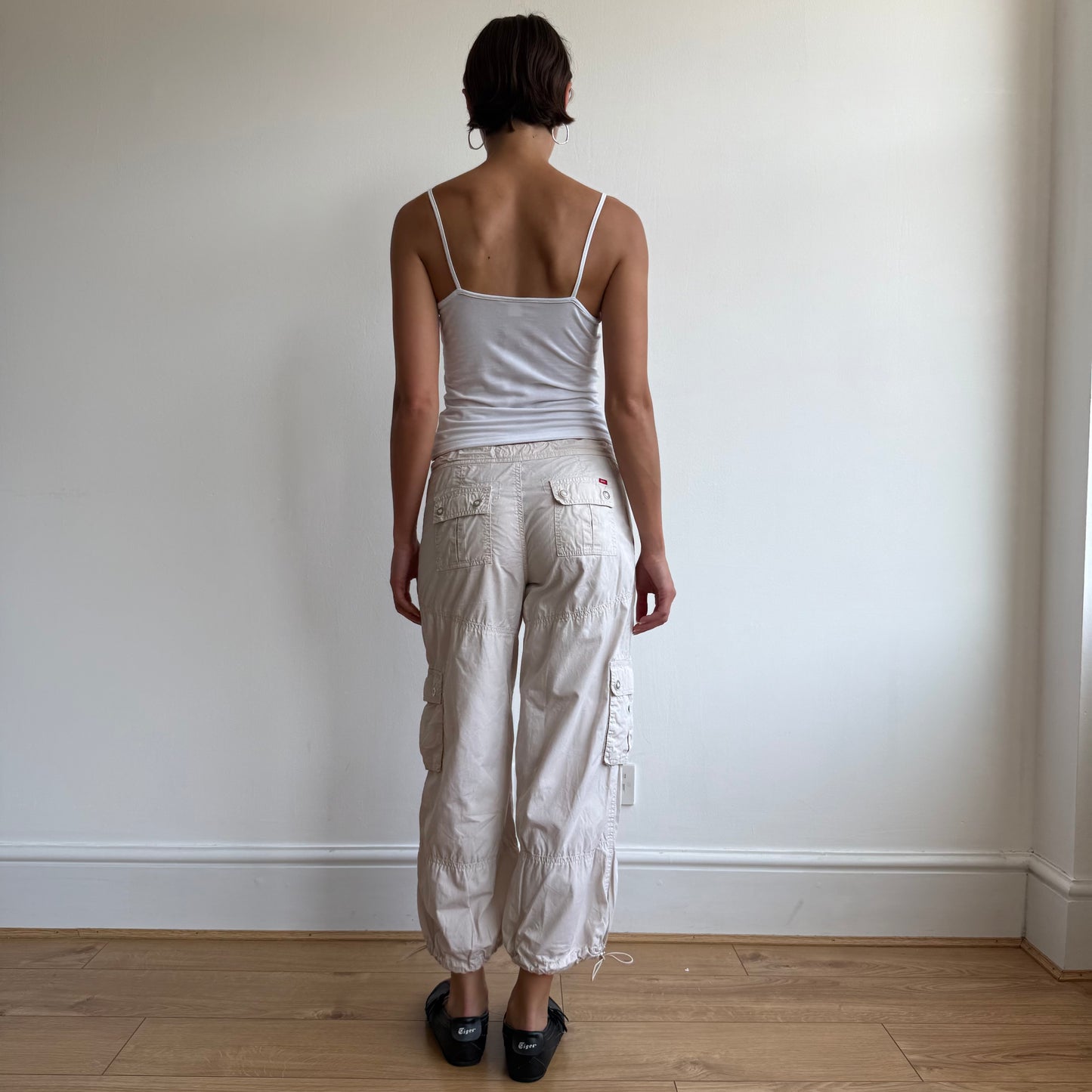 Beige toggle cargo pocket capris - Size S