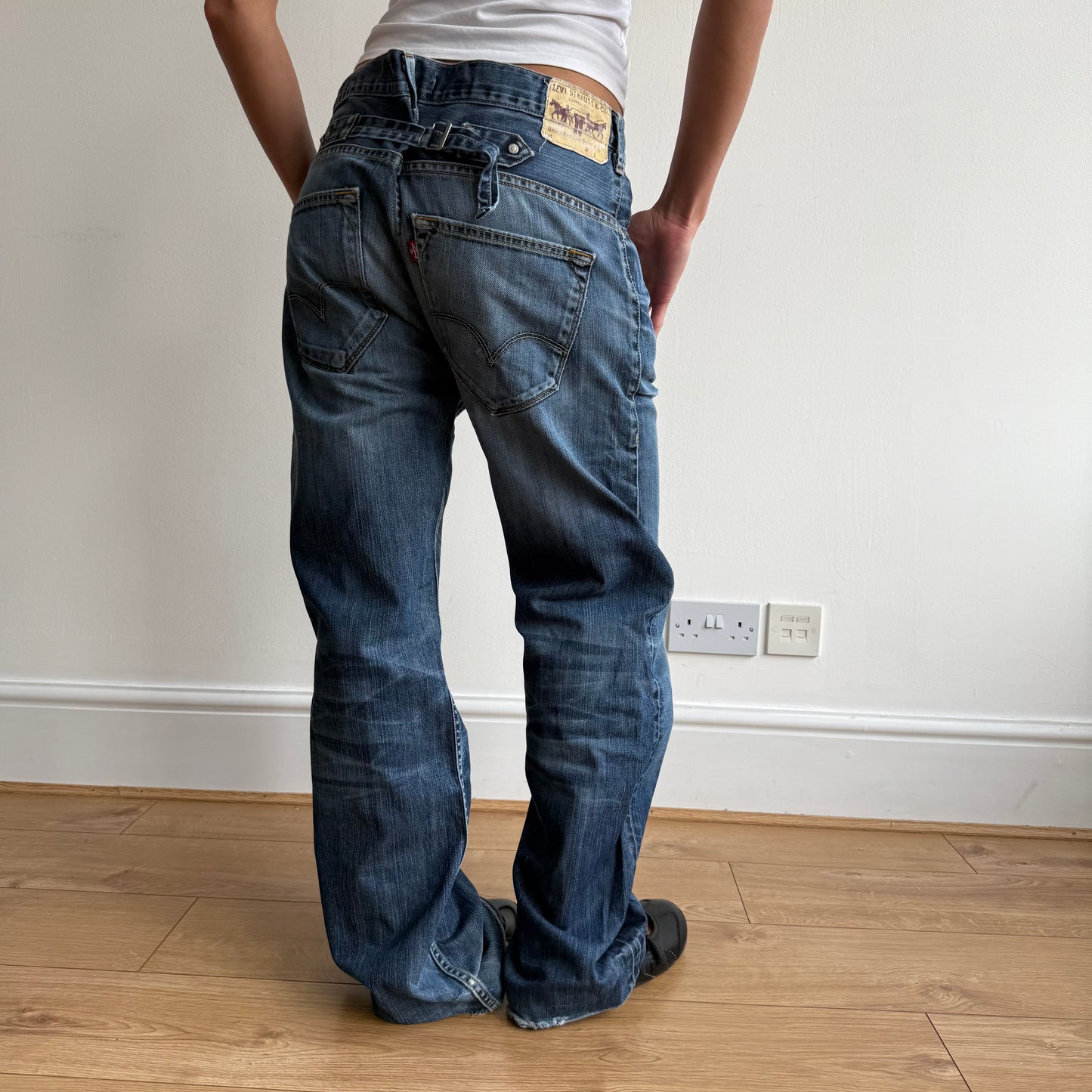 Levi’s cinch back jeans - Size 34x34