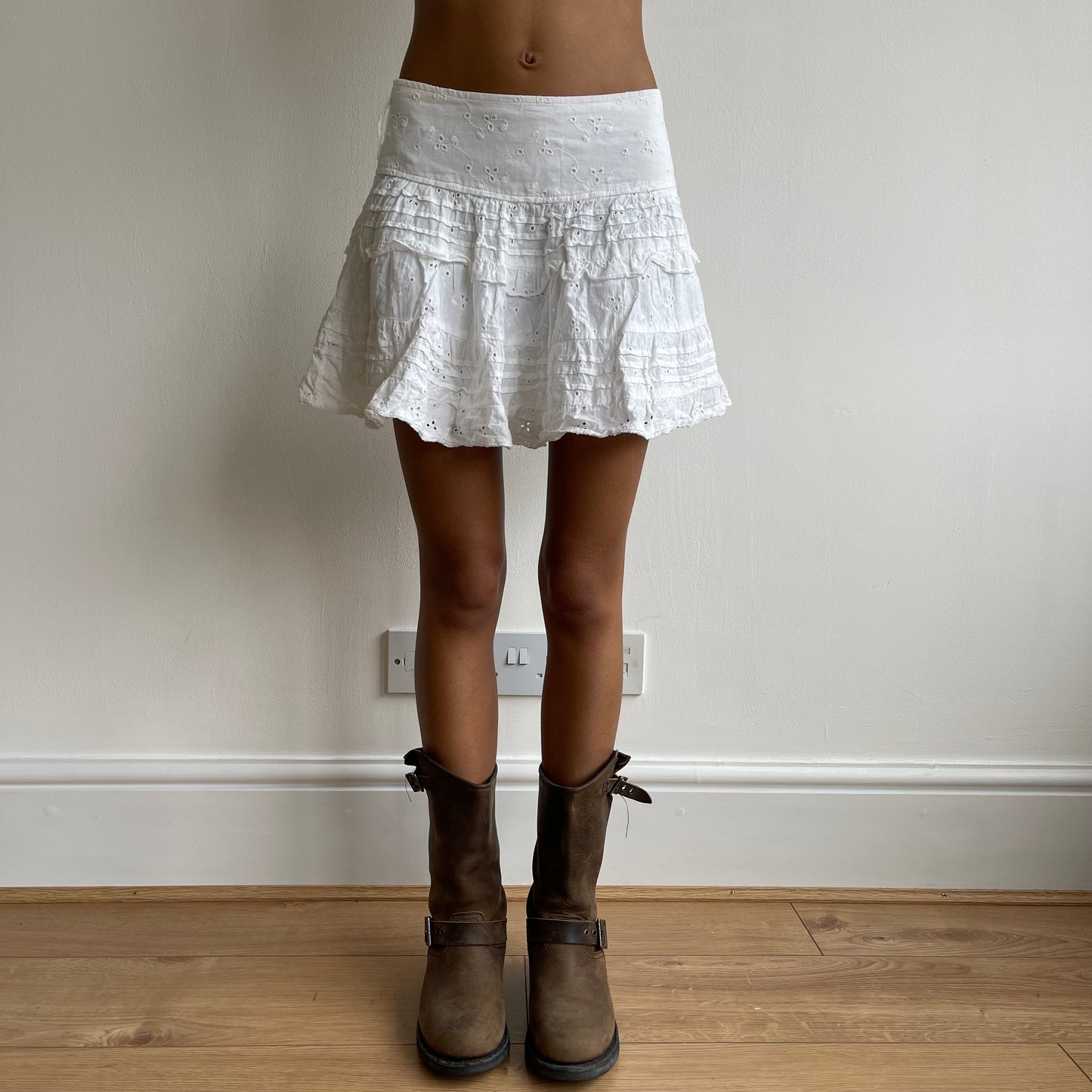 White broderie mini skirt - Size XS