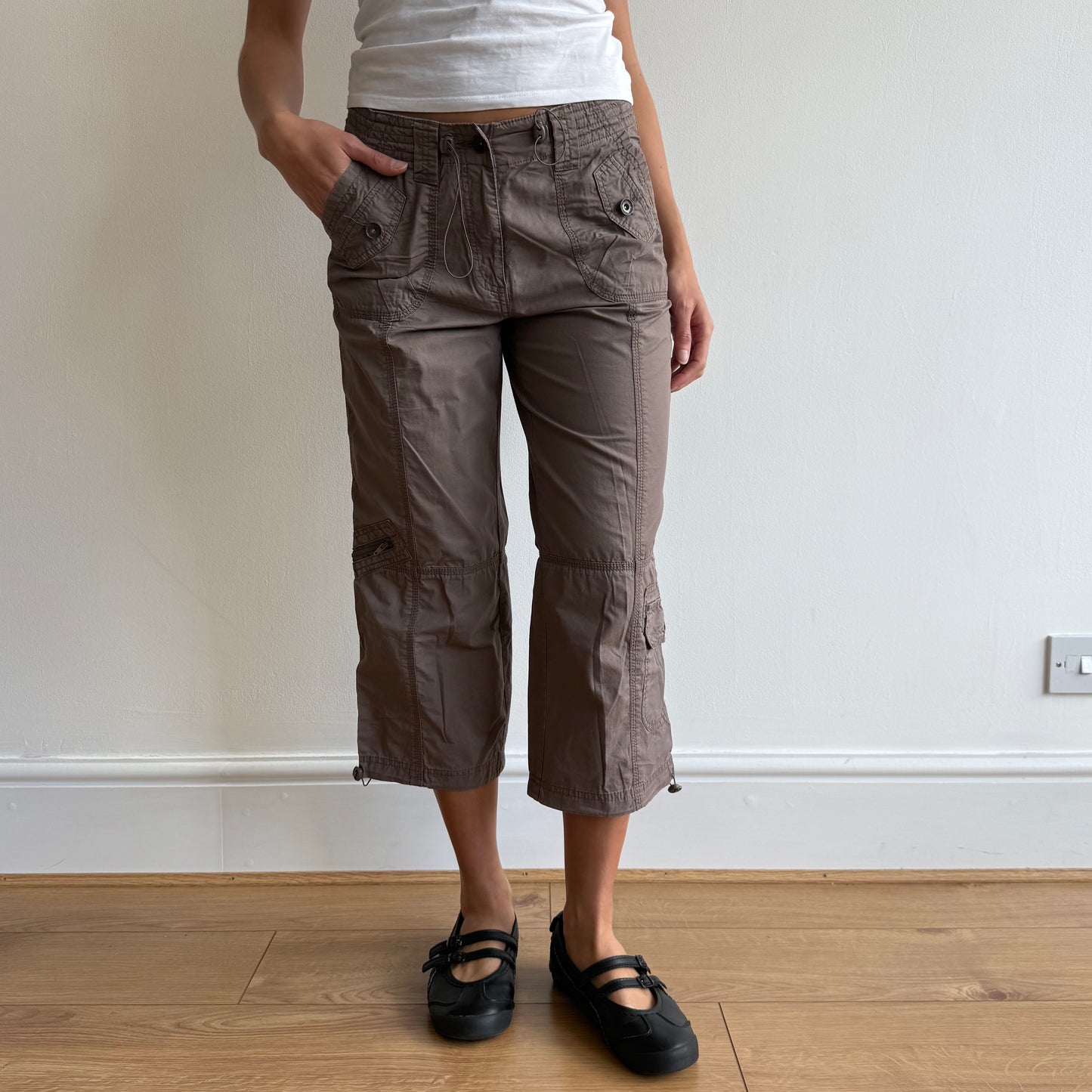 Brown cargo toggle capris - Size XS
