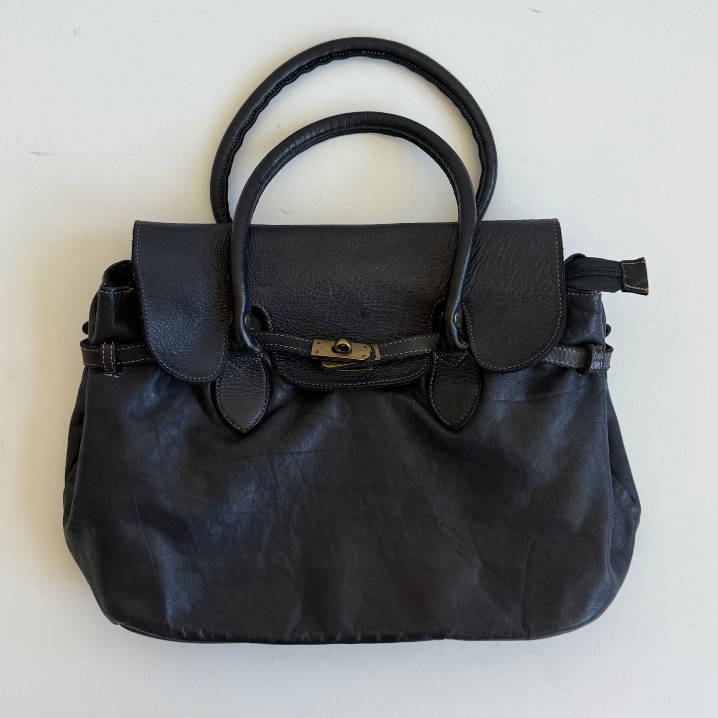 Navy leather ‘firkin’ bag - One Size
