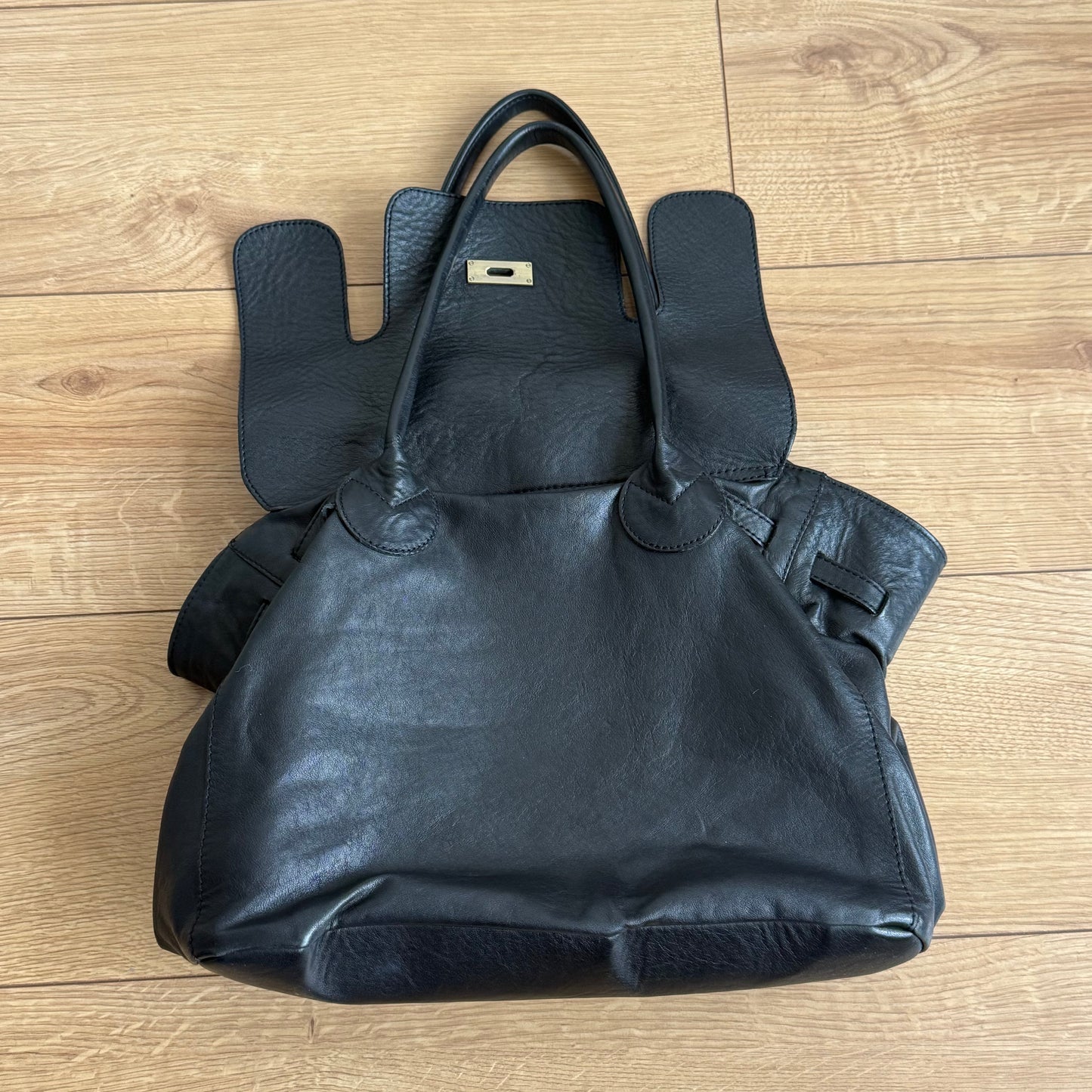 Black leather ‘firkin’ bag - One Size