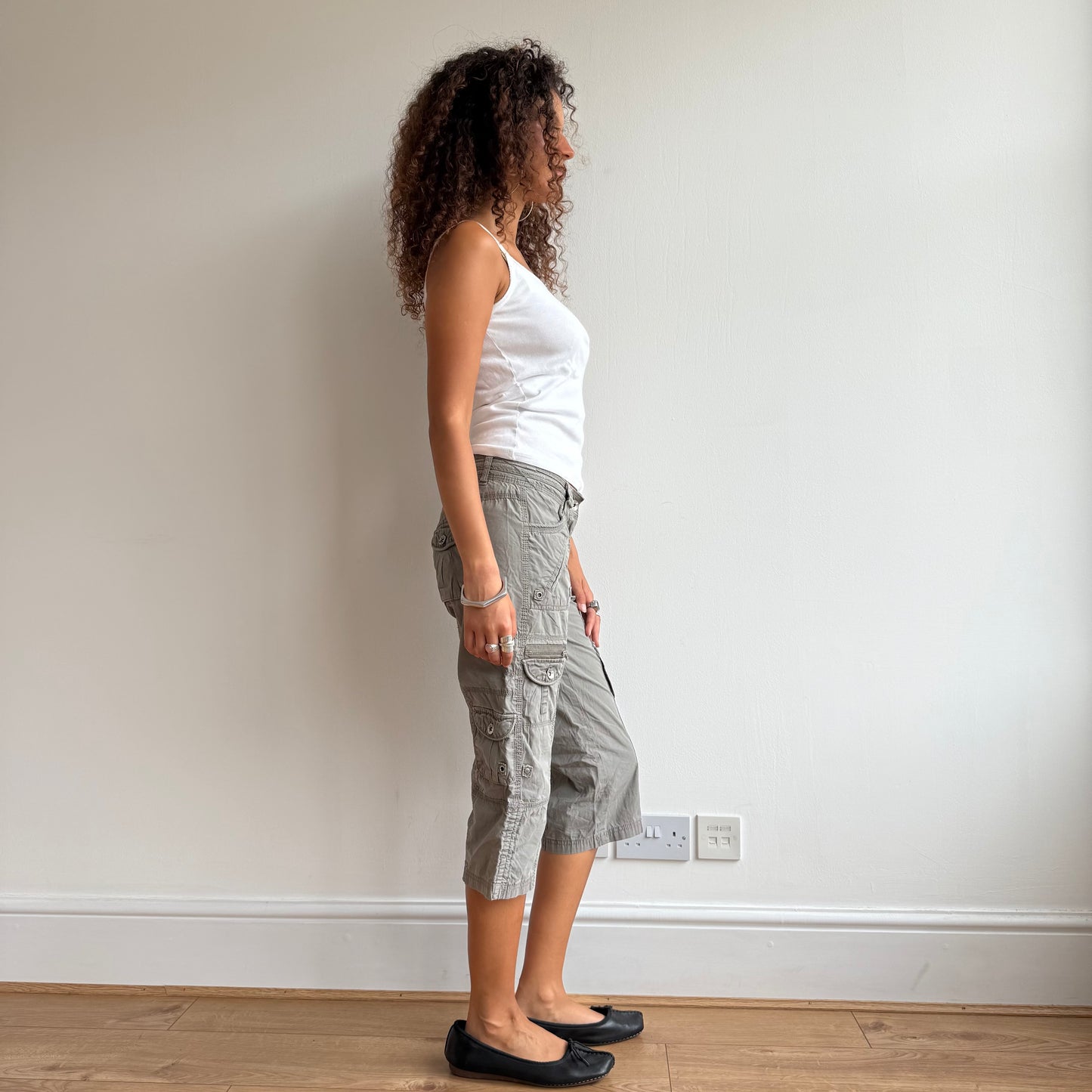 Grey cargo capris - Size S/M