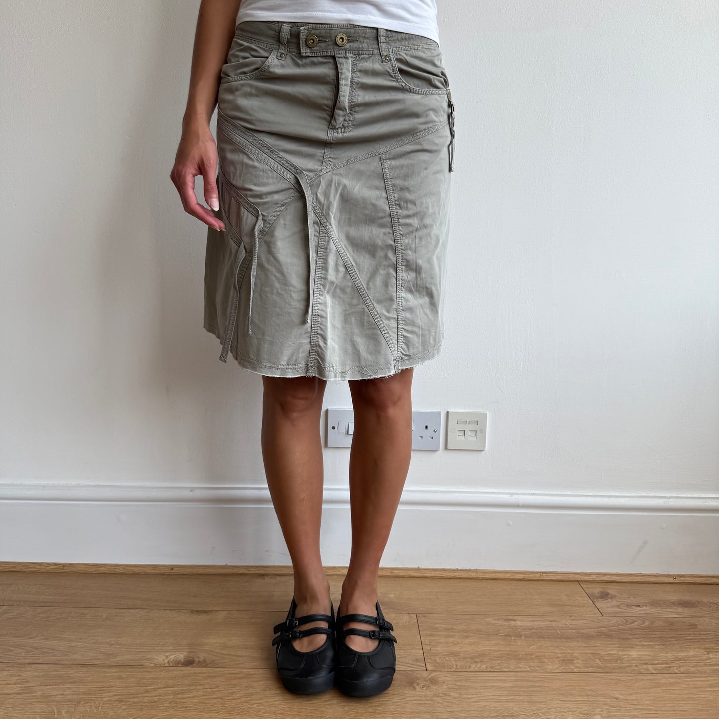 Khaki cargo tassel skirt - Size S