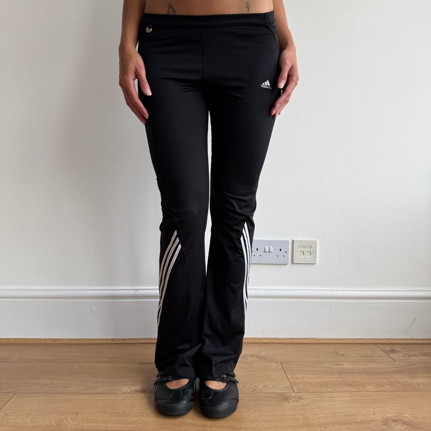 Black Adidas 3-stripe flared yoga pants - Size S