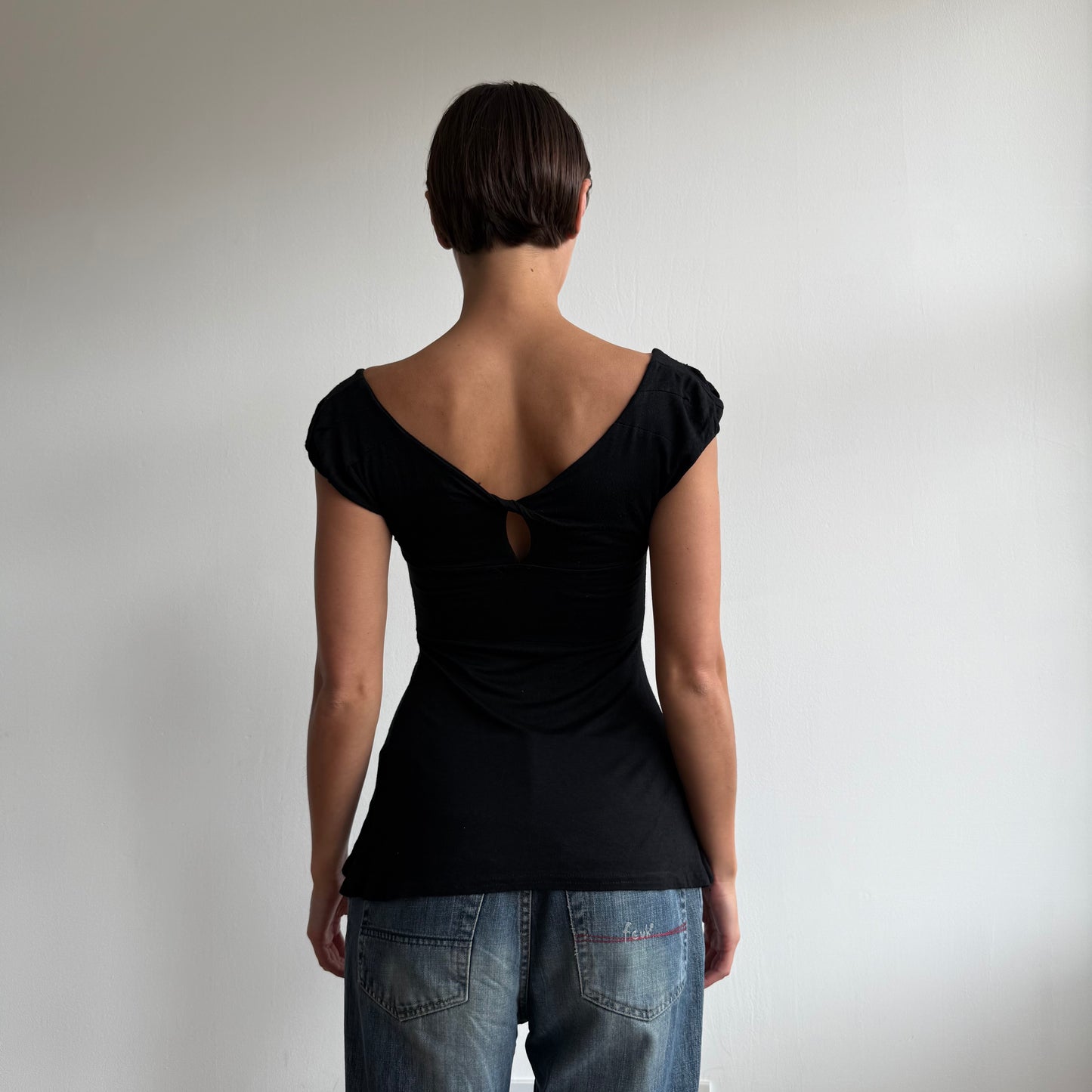 Black twist keyhole short sleeve top - Size S