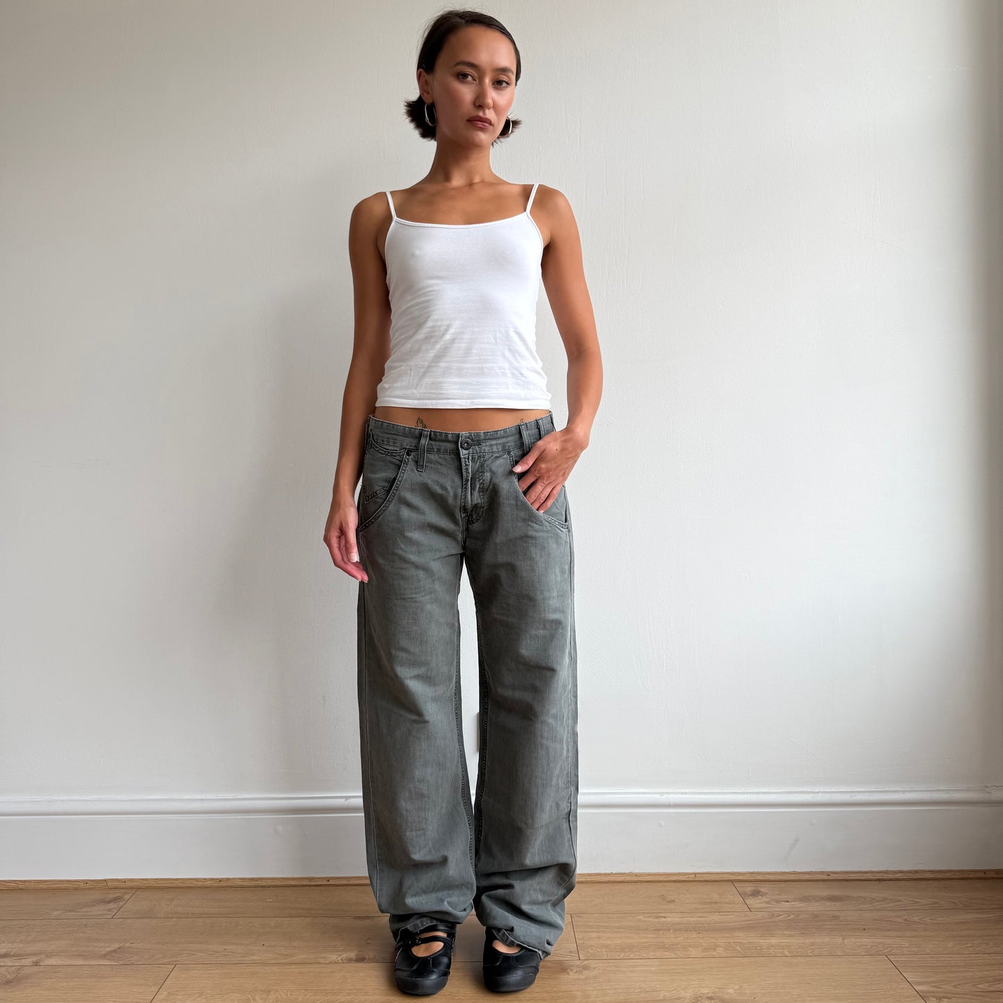 Levi’s grey cinch back jeans - Size 30x34