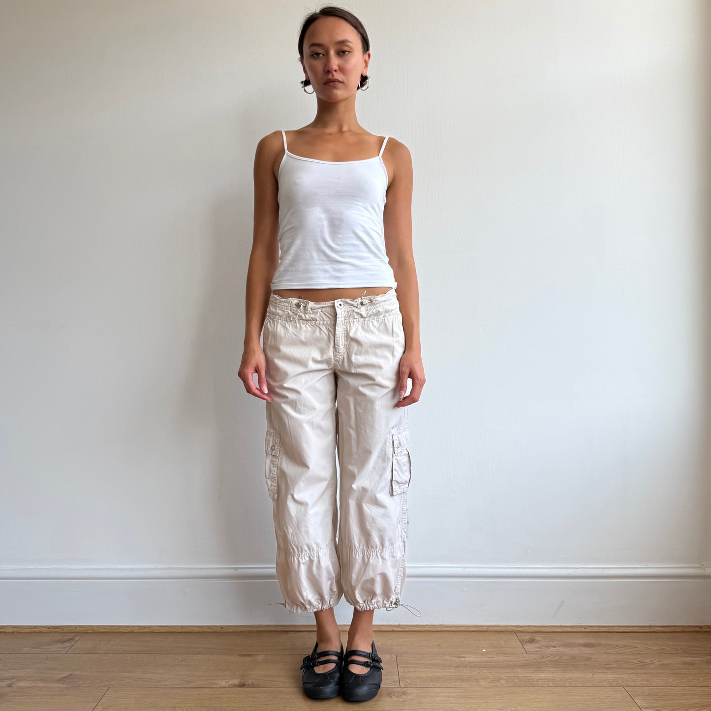 Beige toggle cargo pocket capris - Size S