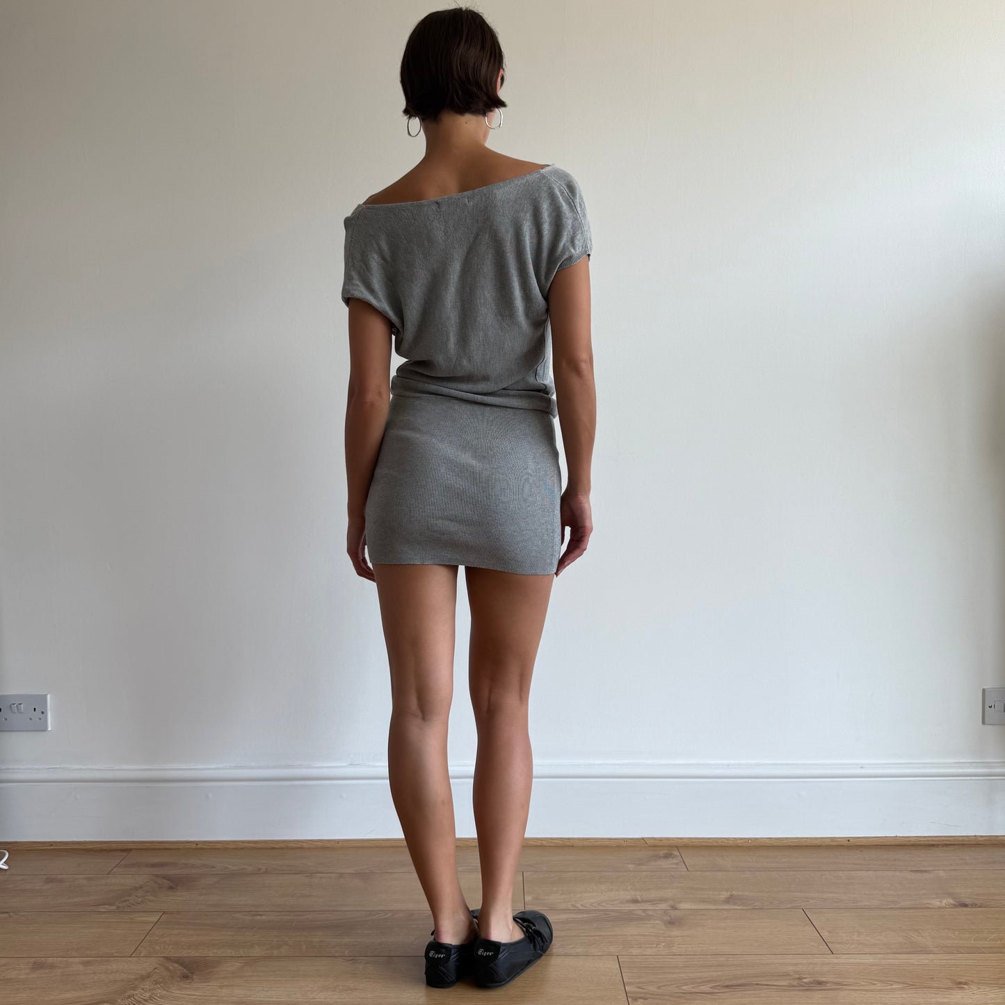 Grey knit short sleeve dress - Size S