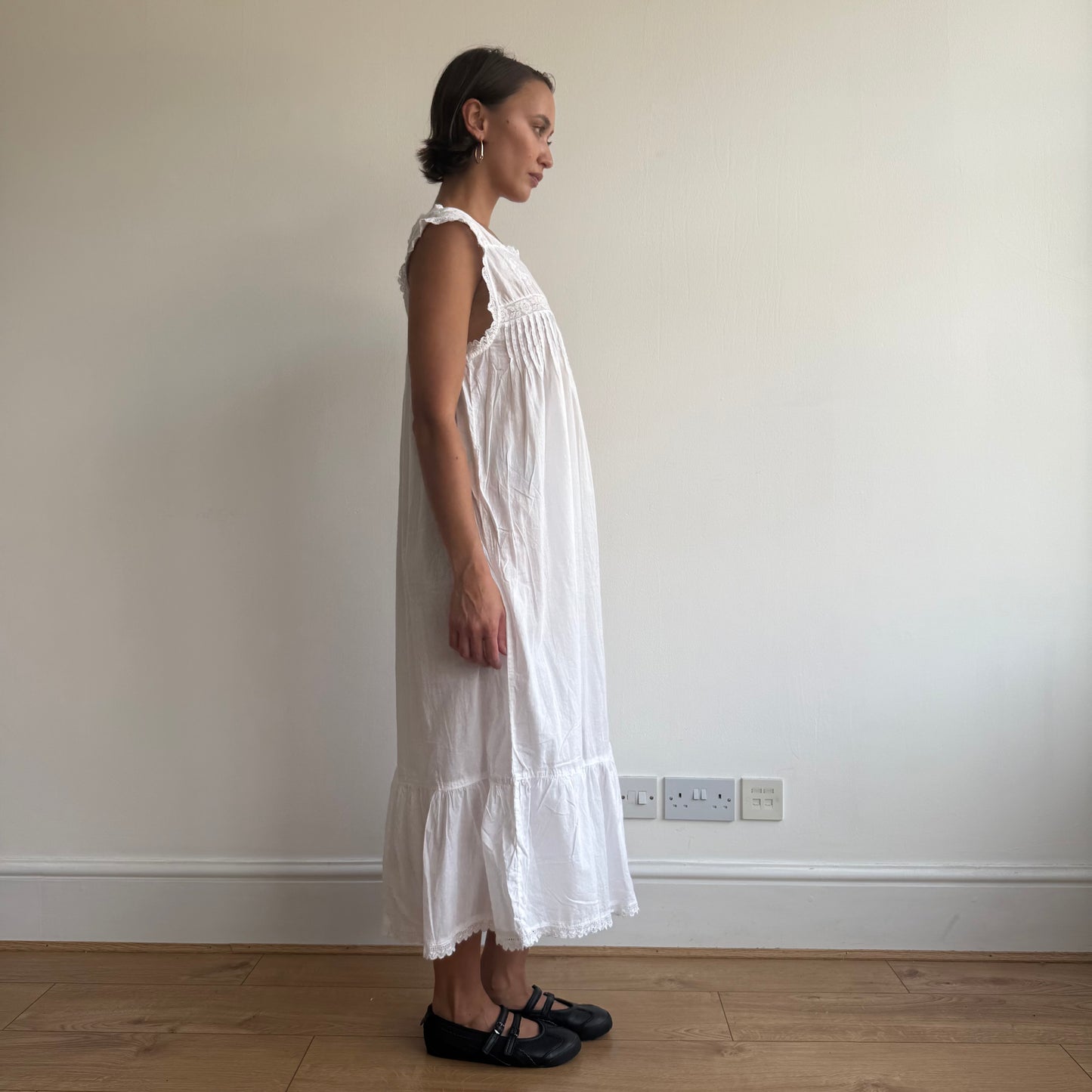 White lace maxi milkmaid dress - Size M/L