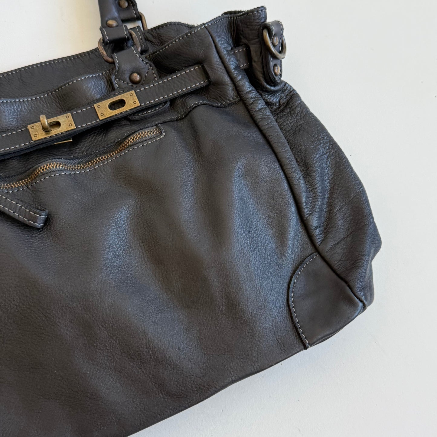 Black leather ‘firkin’ bag - One Size