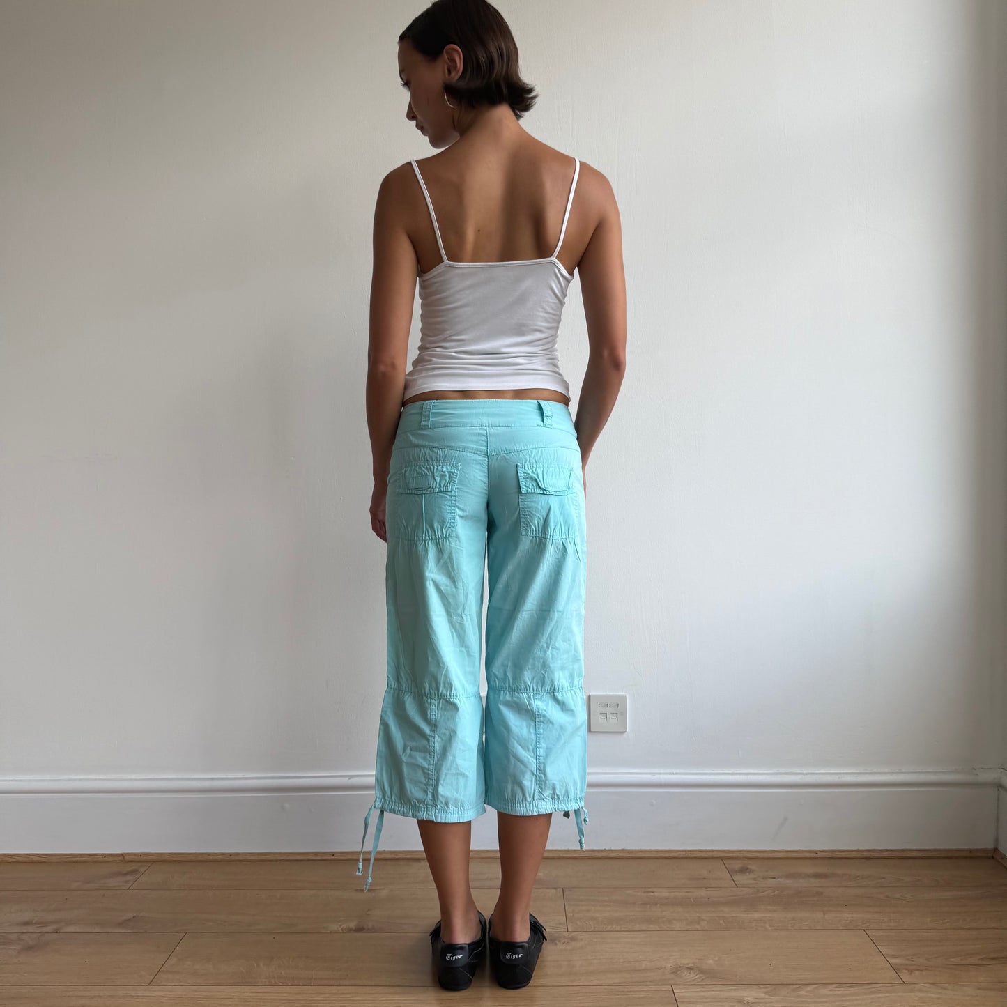 Turquoise drawstring capris - Size S