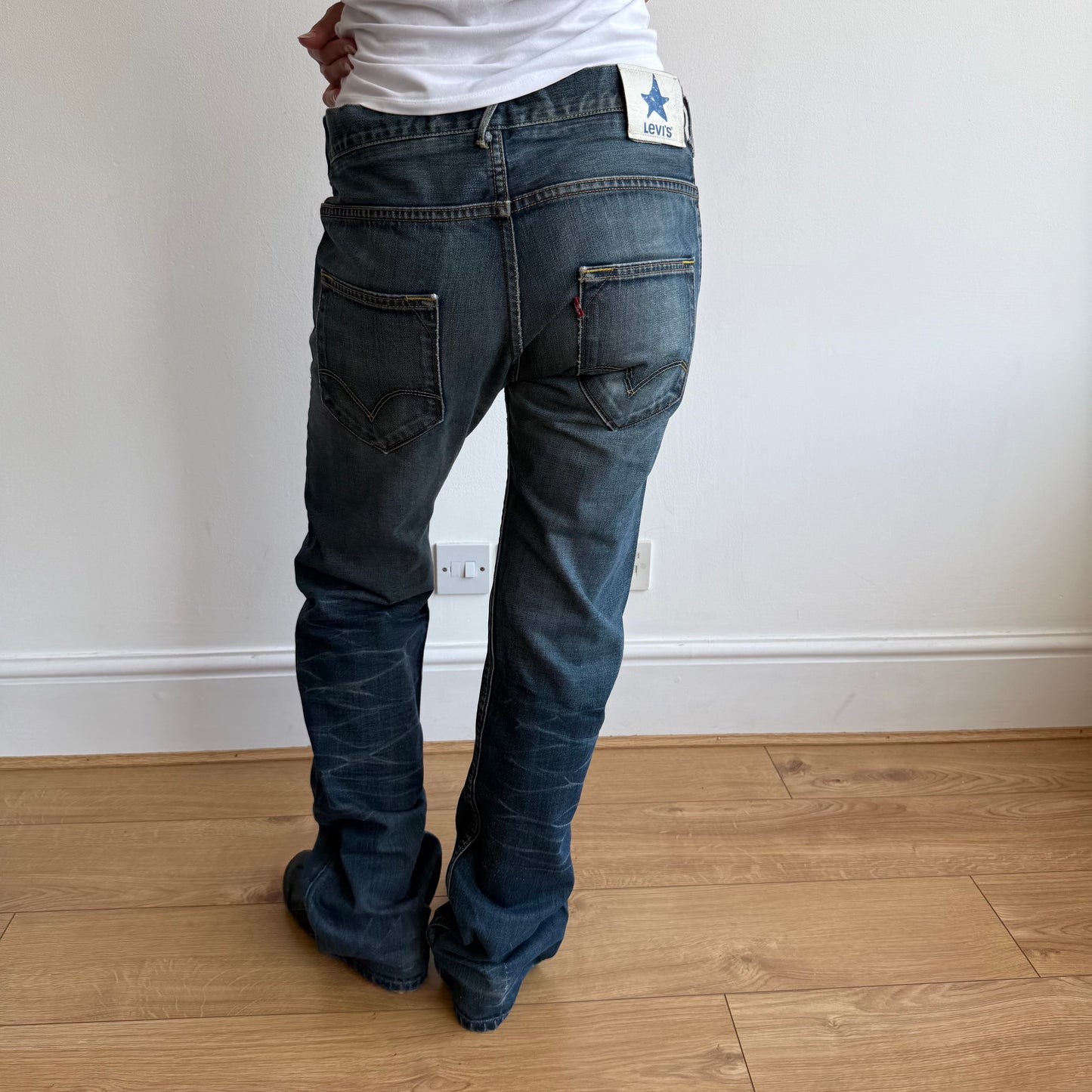Levi’s yellow stitch star jeans - Size 31x34