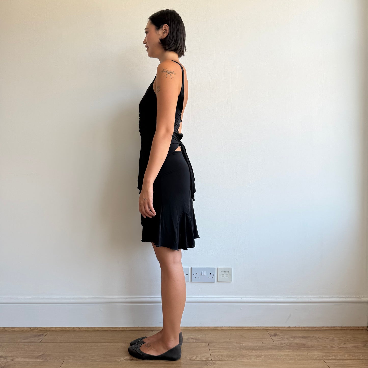 Black ruched open tie back dress - Size S