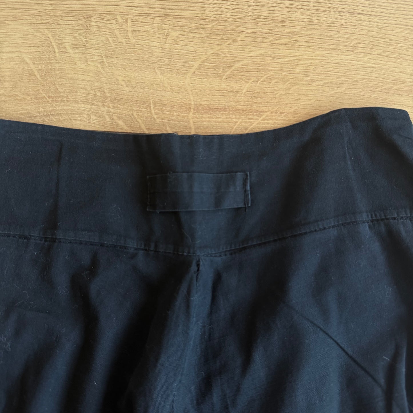 Black button bubble capris - Size S