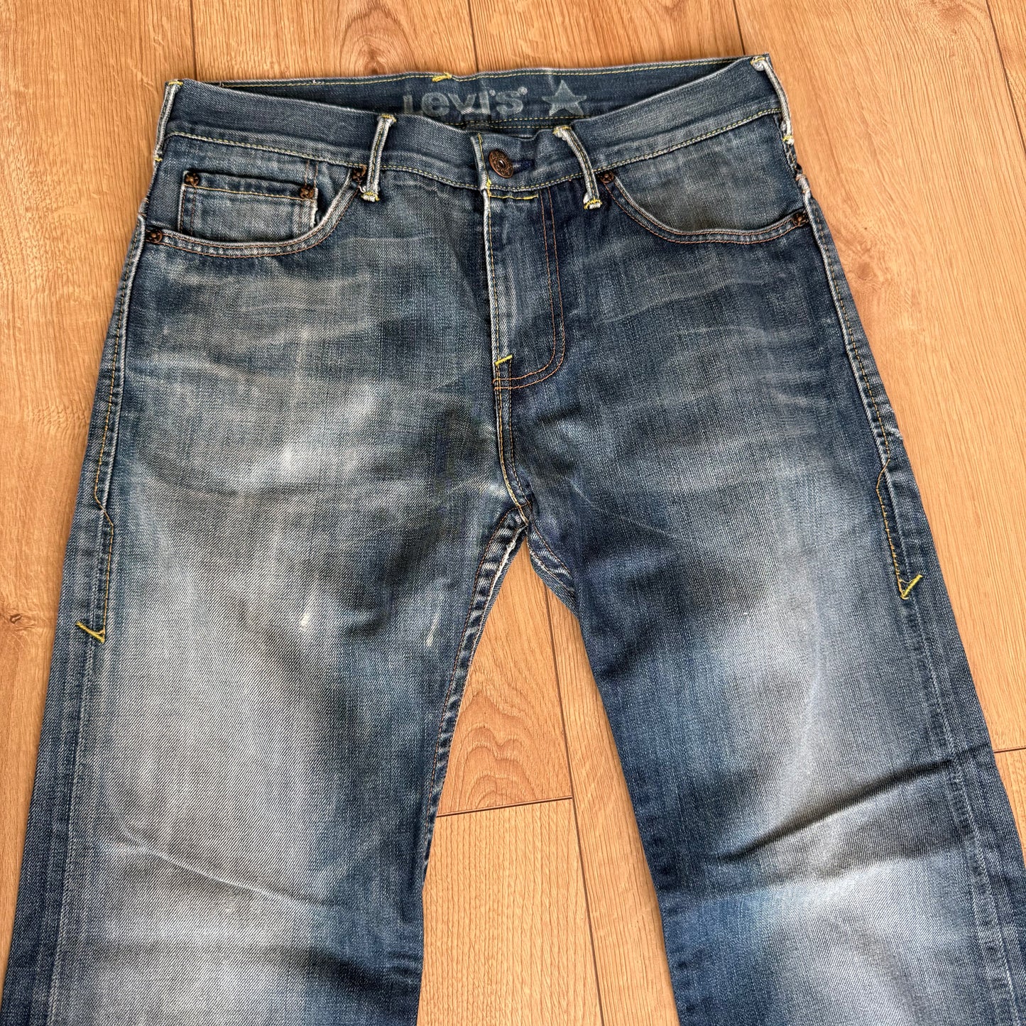 Levi’s yellow stitch star jeans - Size 31x32