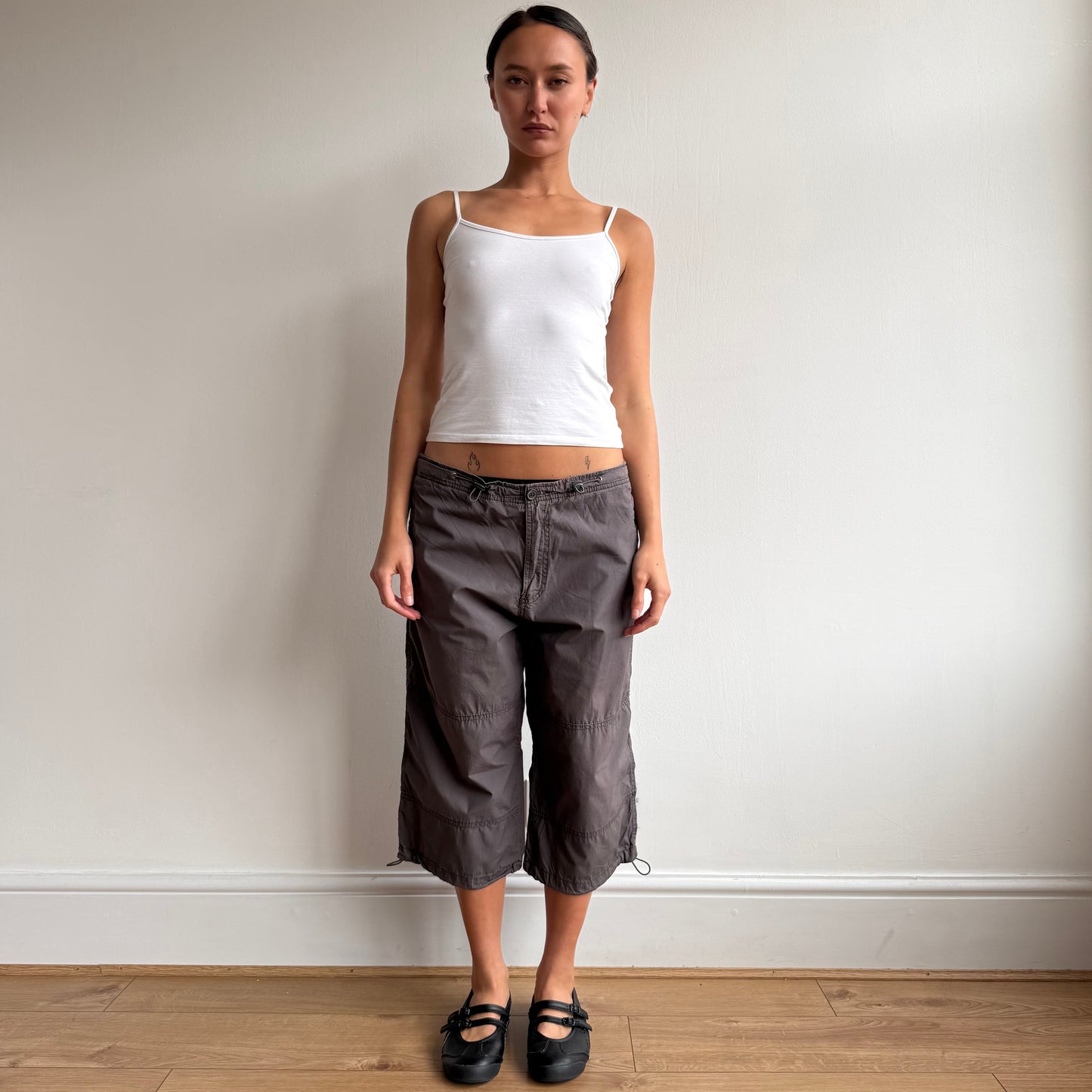 Khaki/grey toggle capris - Size M