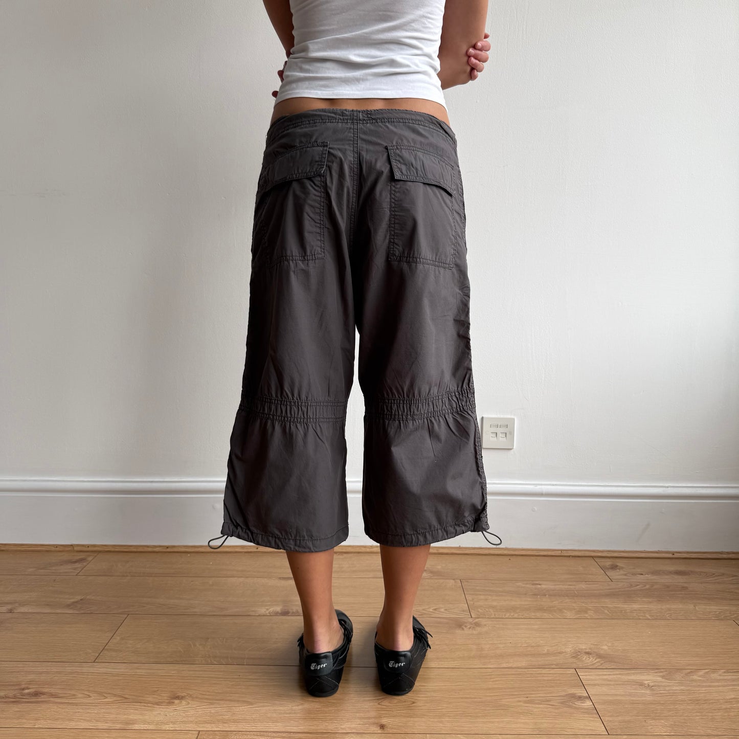 Khaki/grey toggle capris - Size M