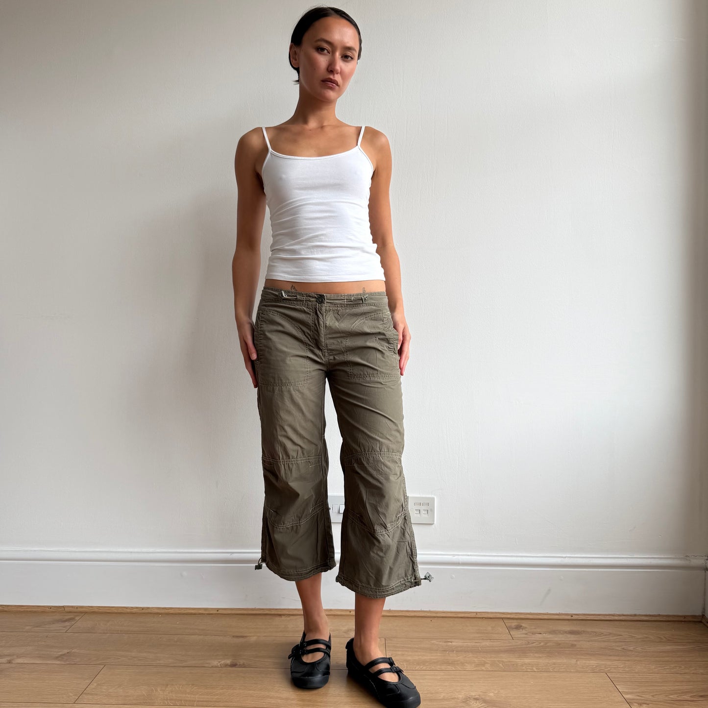 Khaki toggle stitch capris - Size S