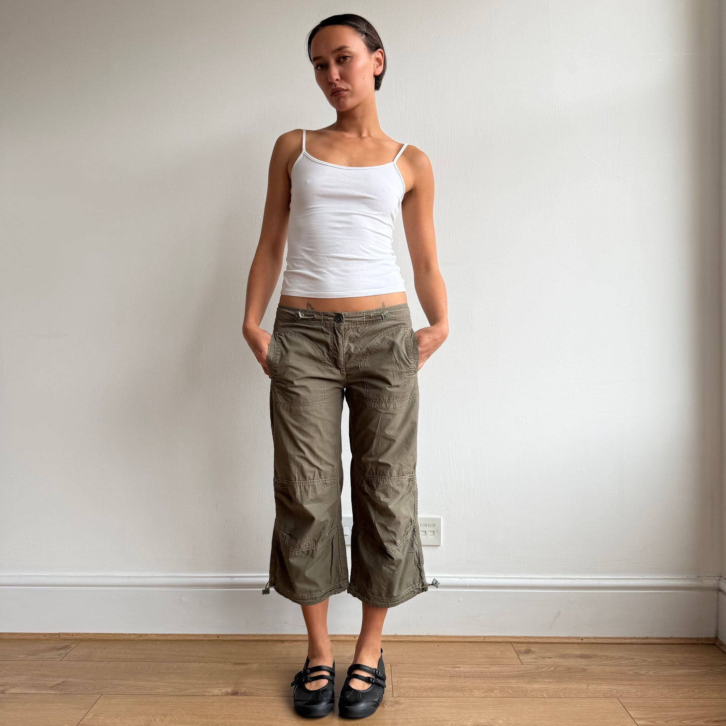 Khaki toggle stitch capris - Size S