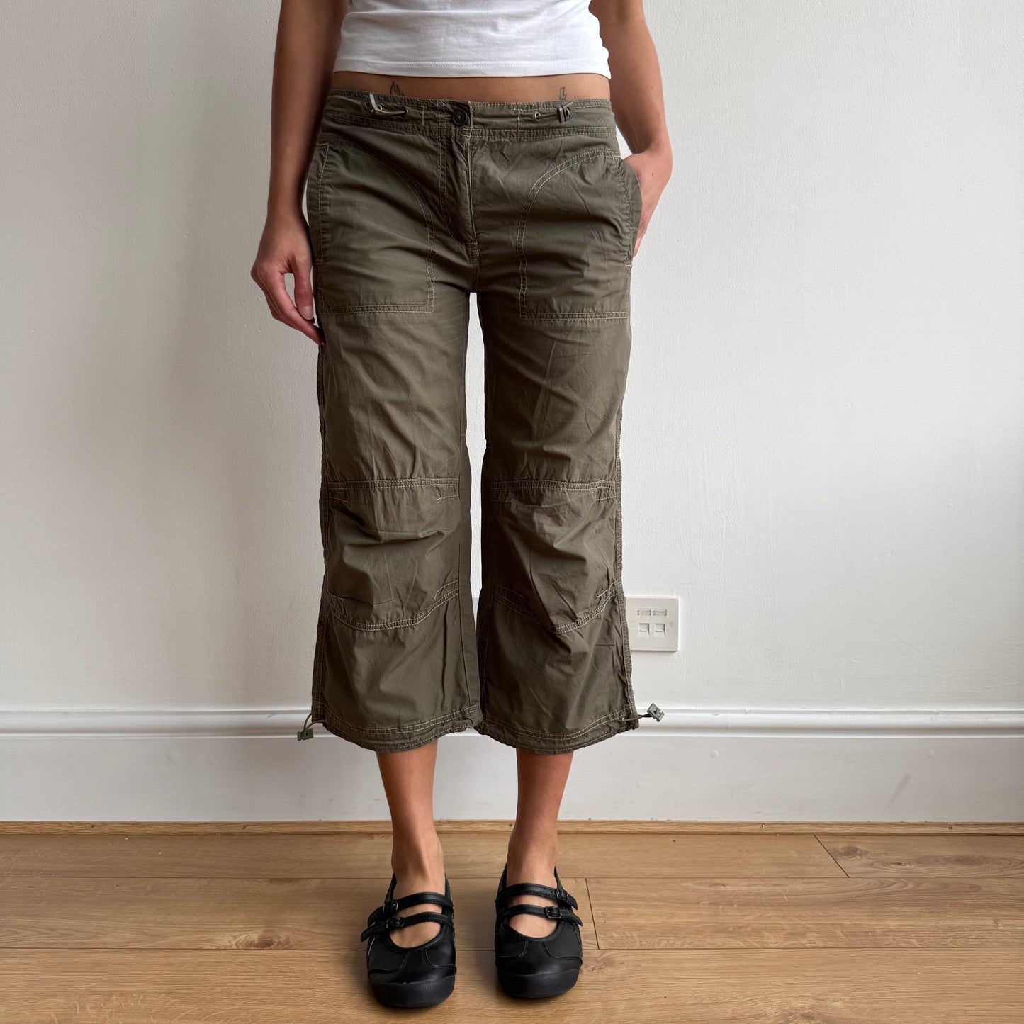 Khaki toggle stitch capris - Size S