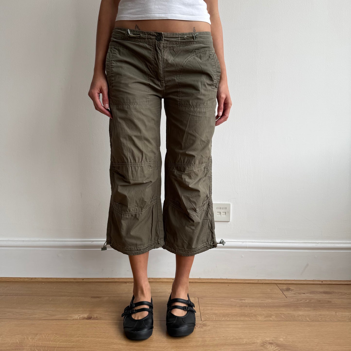 Khaki toggle stitch capris - Size S