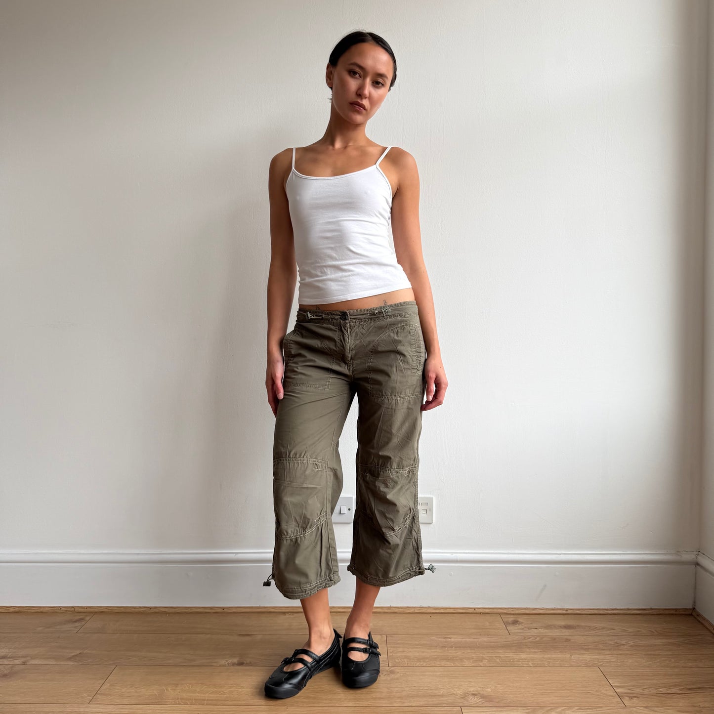 Khaki toggle stitch capris - Size S