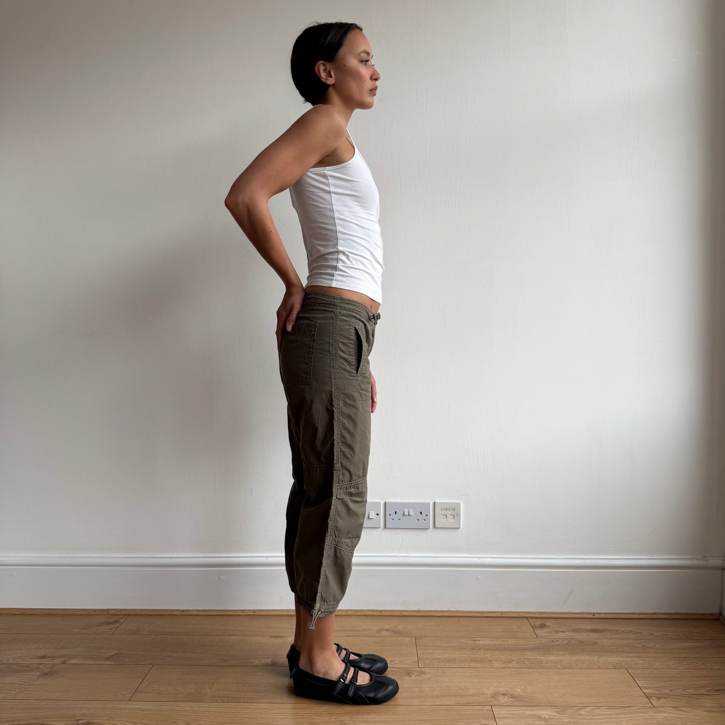 Khaki toggle stitch capris - Size S