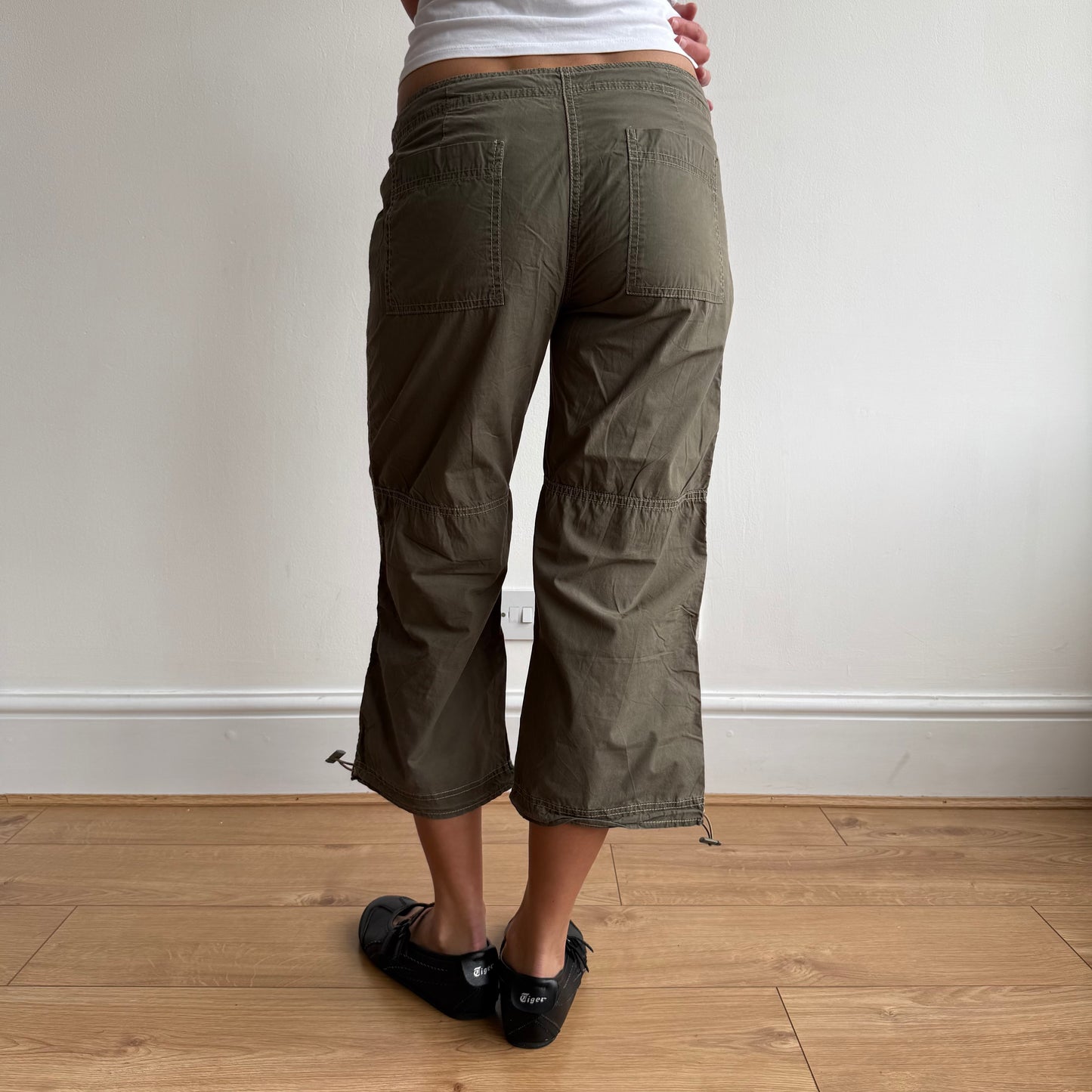 Khaki toggle stitch capris - Size S