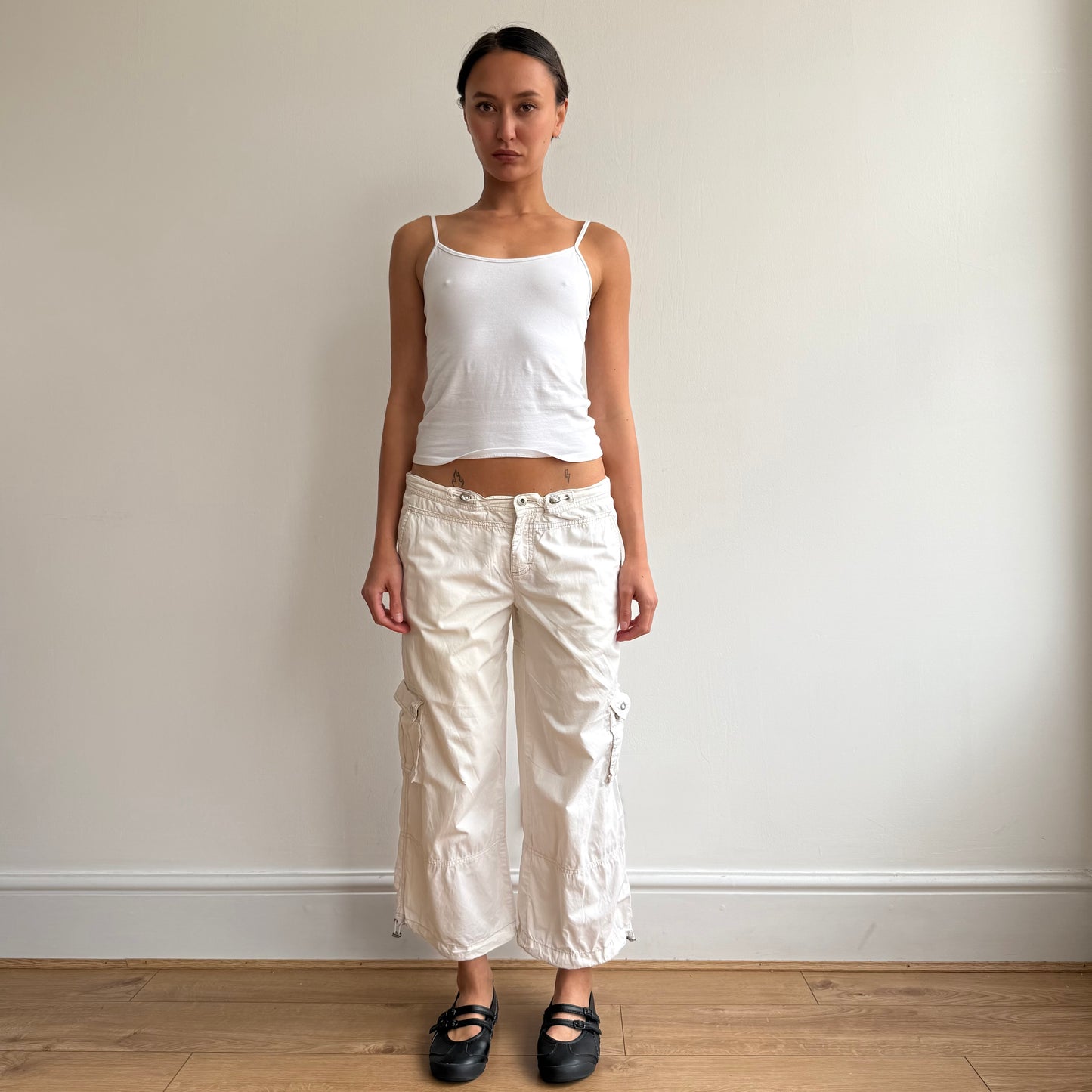 White toggle capris - Size M