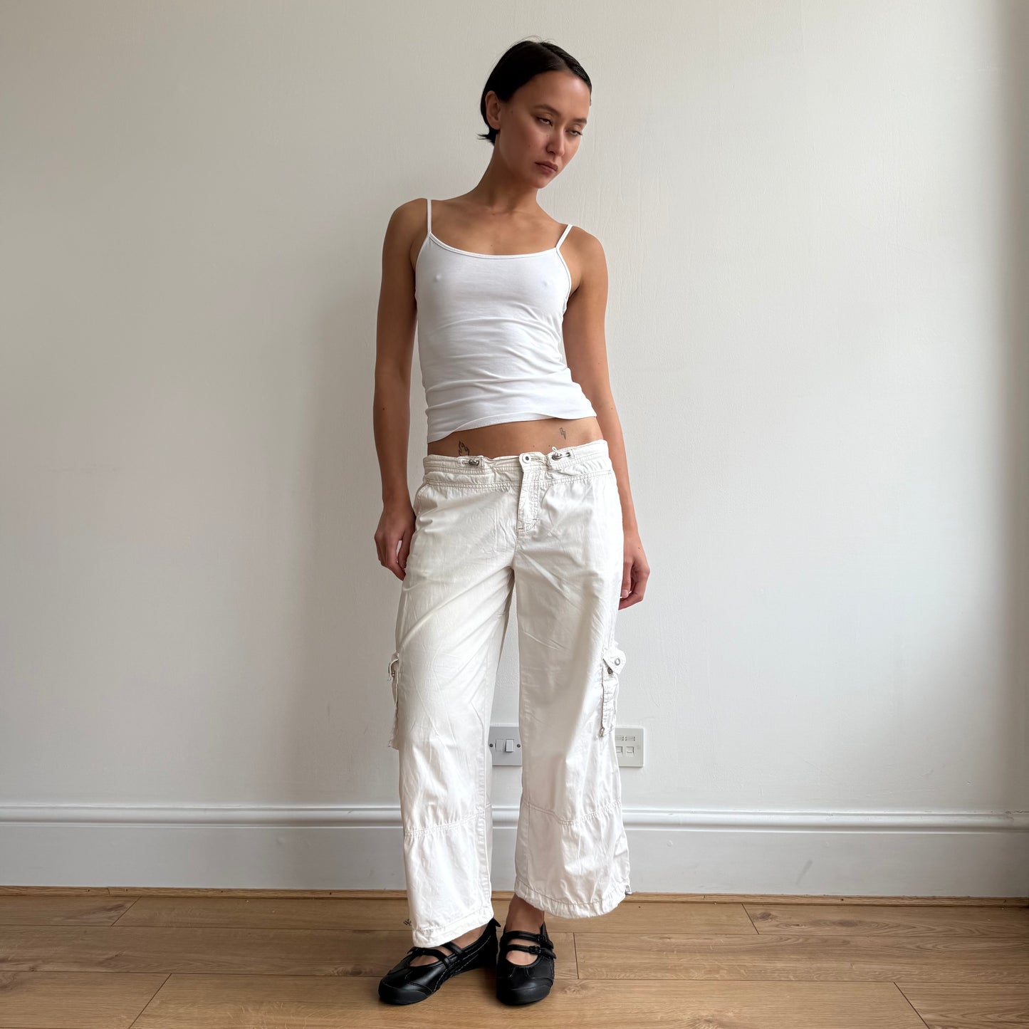 White toggle capris - Size M