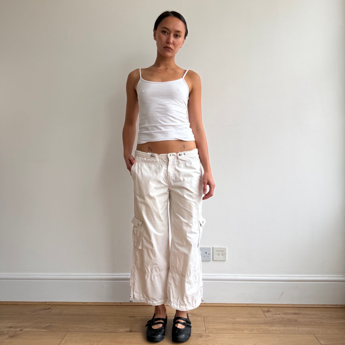 White toggle capris - Size M