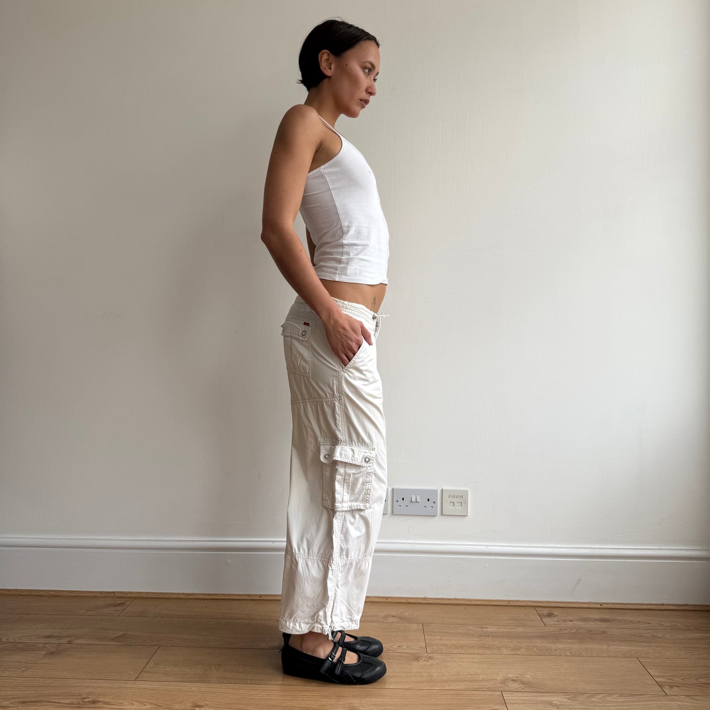 White toggle capris - Size M