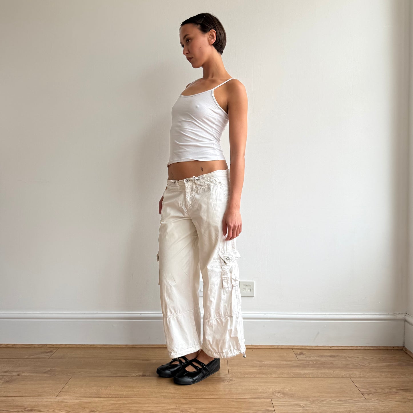 White toggle capris - Size M