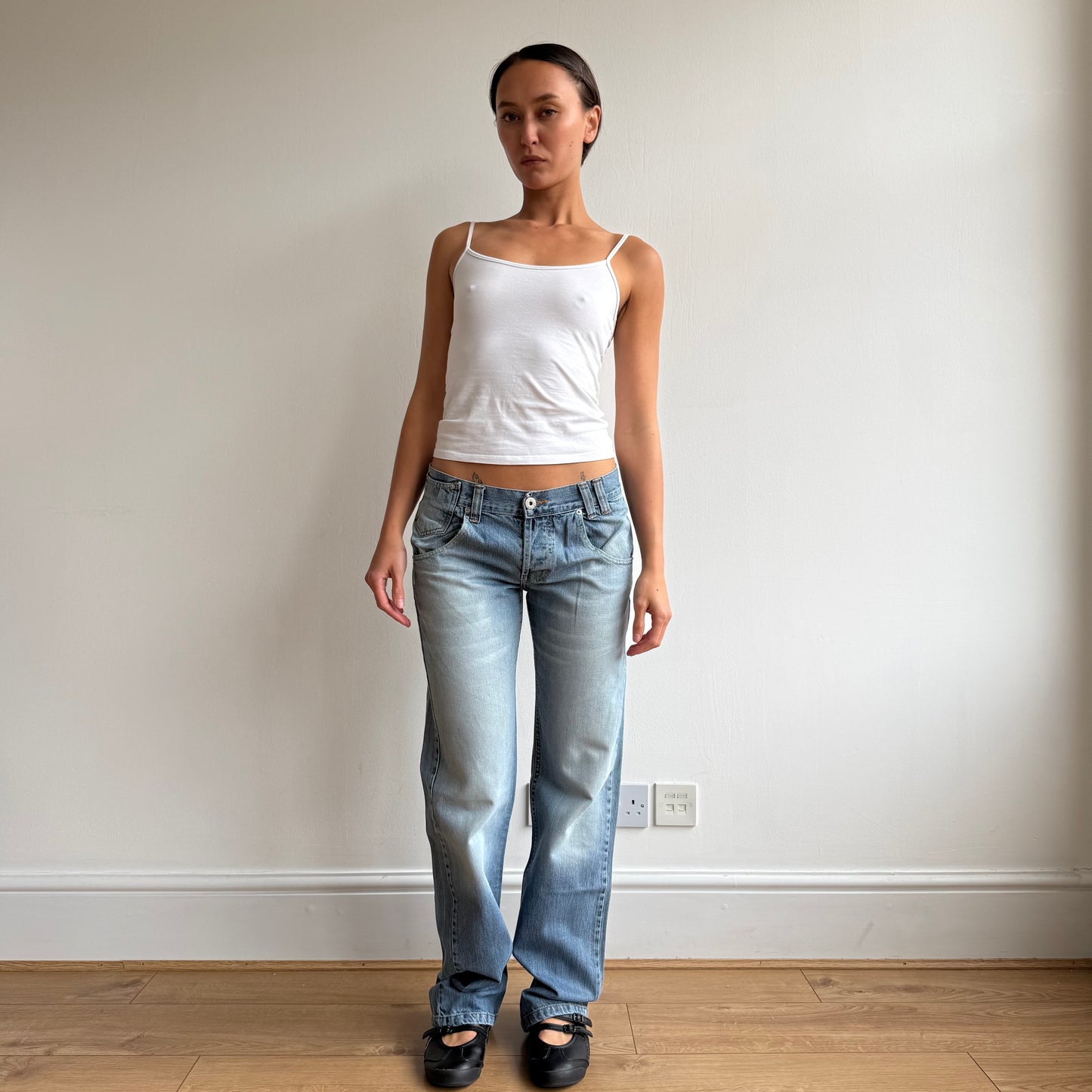Levi’s cinch back jeans - Size 33x34